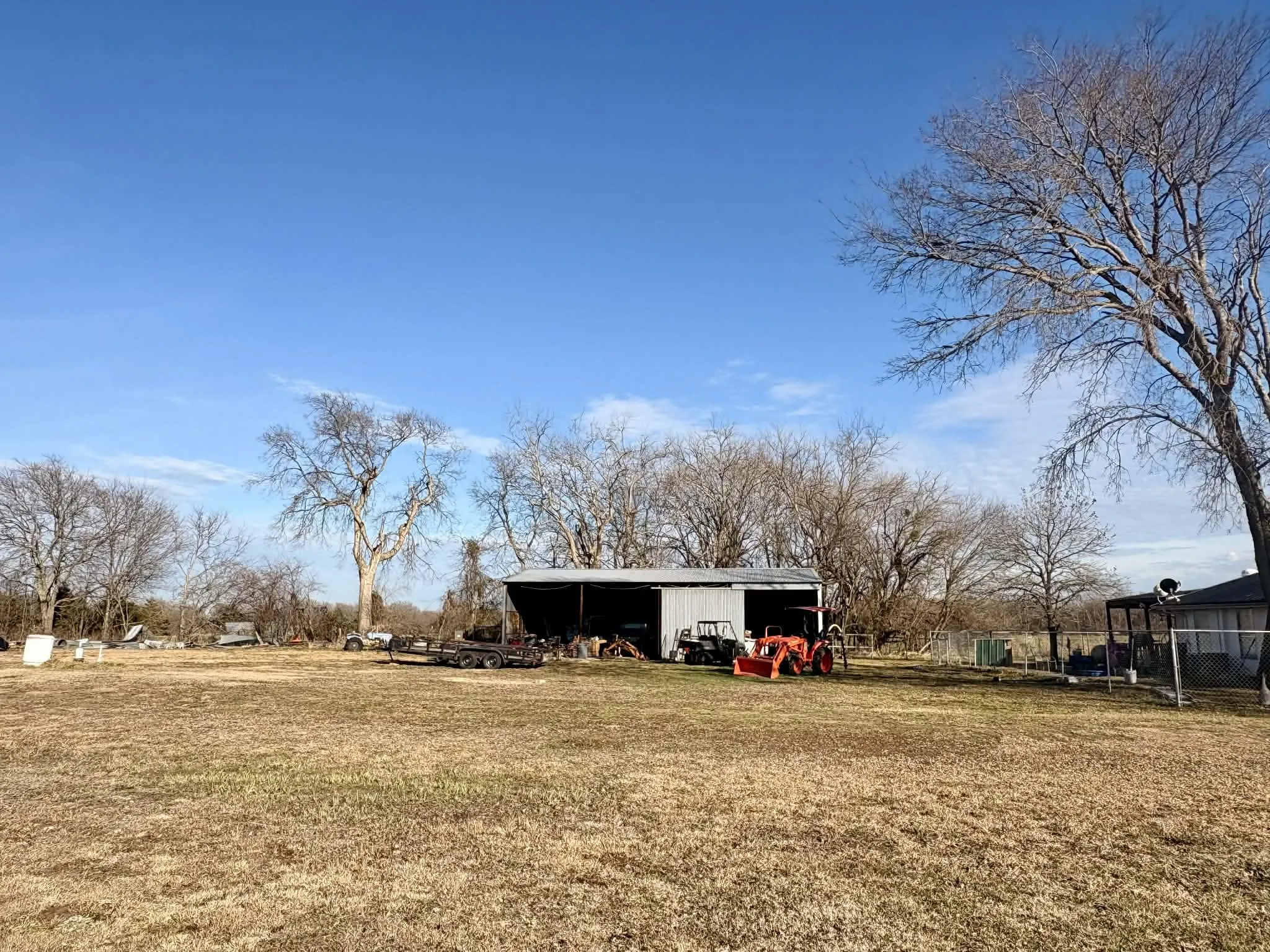 Single Family Residence For Sale in Fannin County , 636 County Road 1535, Bonham, Texas 75418, 3 Bedroom, 3 Bathroom, 1 Garage spaces, 2,988 Sqft, built in 1980, mls#21174686, Real Estate Agent in Bonham, Homes For Sale in Fannin county, Homes For Sale in Bonham, Realtor in Bonham Texas, Real Estate Brokerage Independent Realty Texas, Luminita Cordes Realtor