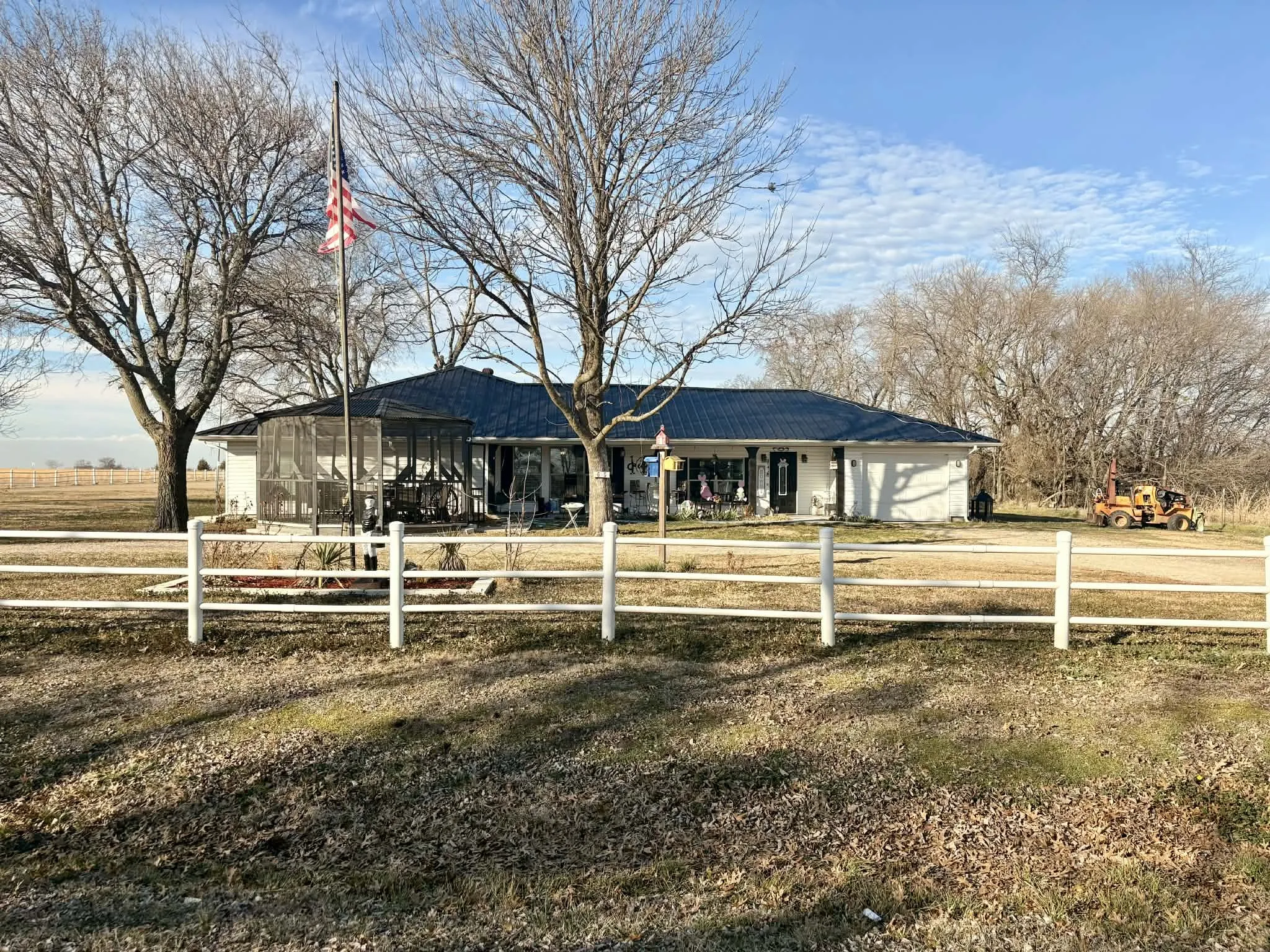 Single Family Residence For Sale in Fannin County , 636 County Road 1535, Bonham, Texas 75418, 3 Bedroom, 3 Bathroom, 1 Garage spaces, 2,988 Sqft, built in 1980, mls#21174686, Real Estate Agent in Bonham, Homes For Sale in Fannin county, Homes For Sale in Bonham, Realtor in Bonham Texas, Real Estate Brokerage Independent Realty Texas, Luminita Cordes Realtor
