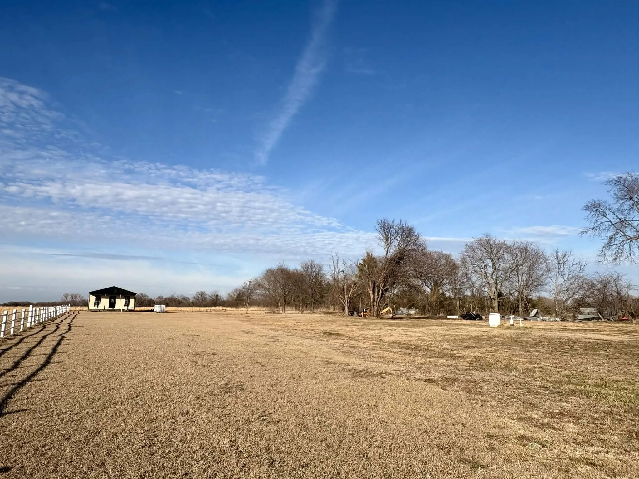 Single Family Residence For Sale in Fannin County , 636 County Road 1535, Bonham, Texas 75418, 3 Bedroom, 3 Bathroom, 1 Garage spaces, 2,988 Sqft, built in 1980, mls#21174686, Real Estate Agent in Bonham, Homes For Sale in Fannin county, Homes For Sale in Bonham, Realtor in Bonham Texas, Real Estate Brokerage Independent Realty Texas, Luminita Cordes Realtor