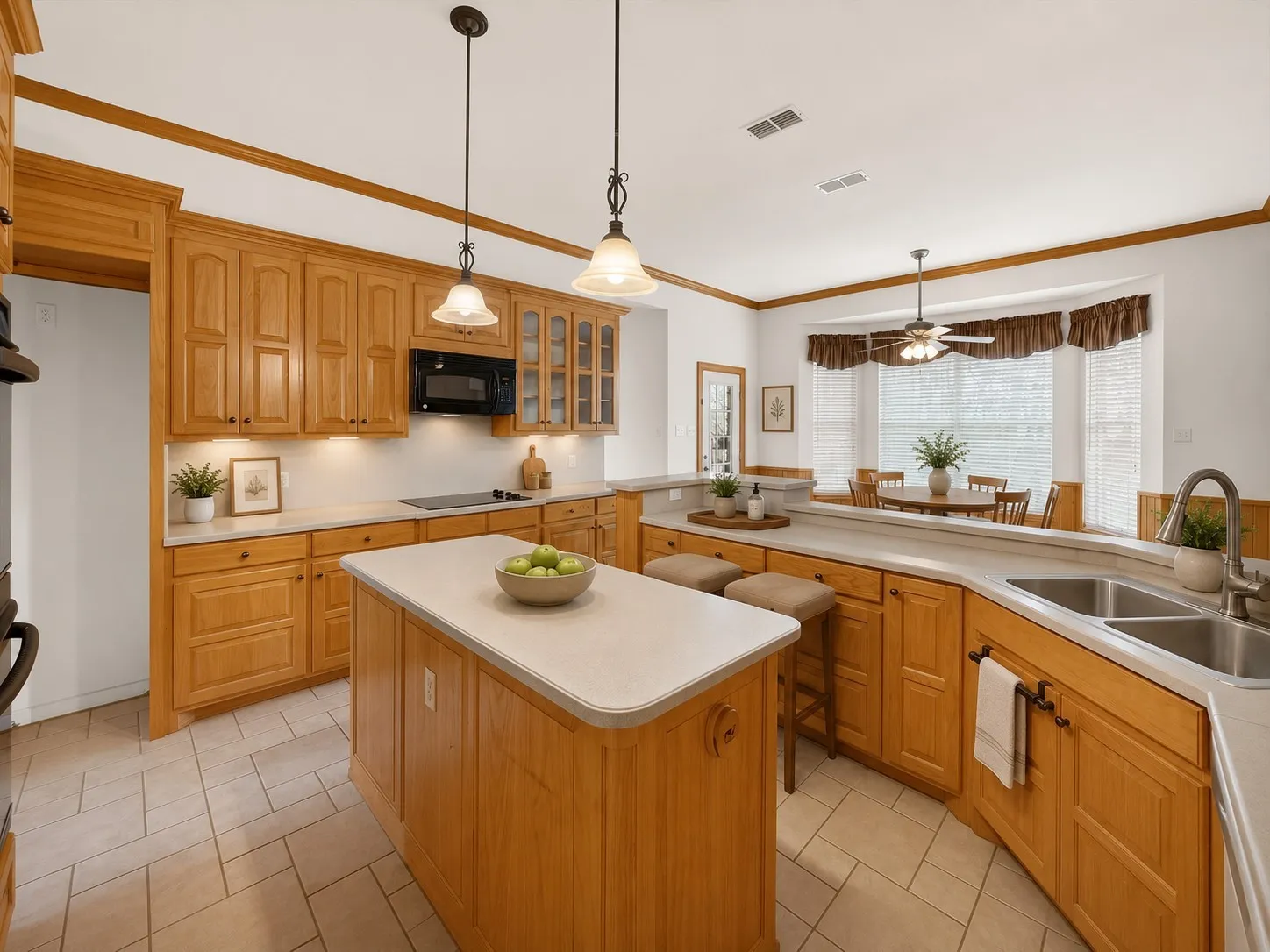 Single Family Residence For Sale in Ellis County , 1810 Plum Creek Drive, Midlothian, Texas 76065, 3 Bedroom, 3 Bathroom, 3 Garage spaces, 2,969 Sqft, built in 2000, mls#21175121, Real Estate Agent in Midlothian, Homes For Sale in Ellis county, Homes For Sale in Midlothian, Realtor in Midlothian Texas, Real Estate Brokerage Independent Realty Texas, Luminita Cordes Realtor