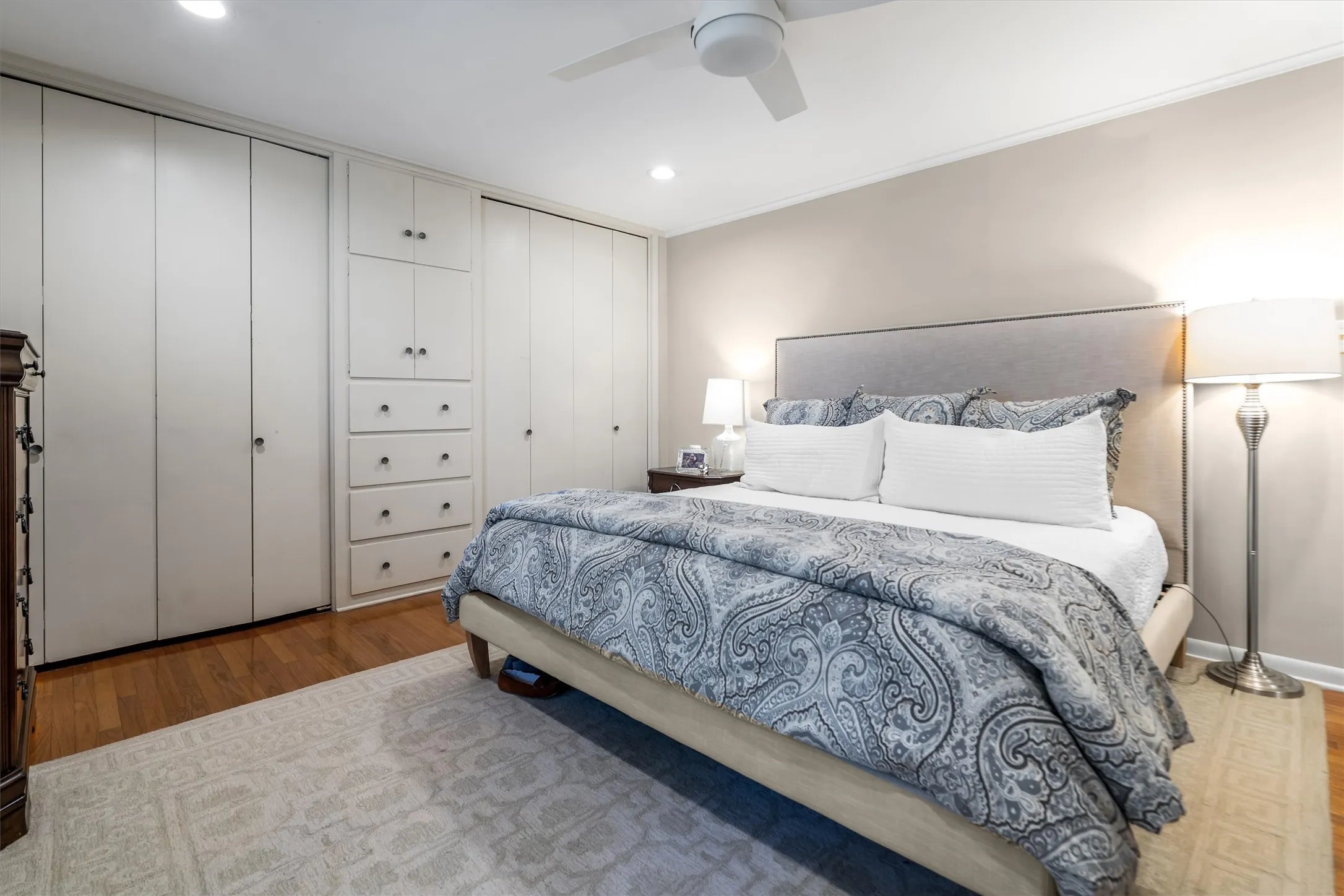 Single Family Residence For Sale in Smith County , 2526 Pounds Avenue, Tyler, Texas 75701, 4 Bedrooms, 4 Bathrooms, 2 Garage spaces, 3,086 Sqft, built in 1964, Price $395,000, mls#21176182, Real Estate Agent in Tyler, Homes For Sale in Smith county, Homes For Sale in Tyler, Realtor in Tyler Texas, Real Estate Brokerage Independent Realty Texas, Luminita Cordes Realtor