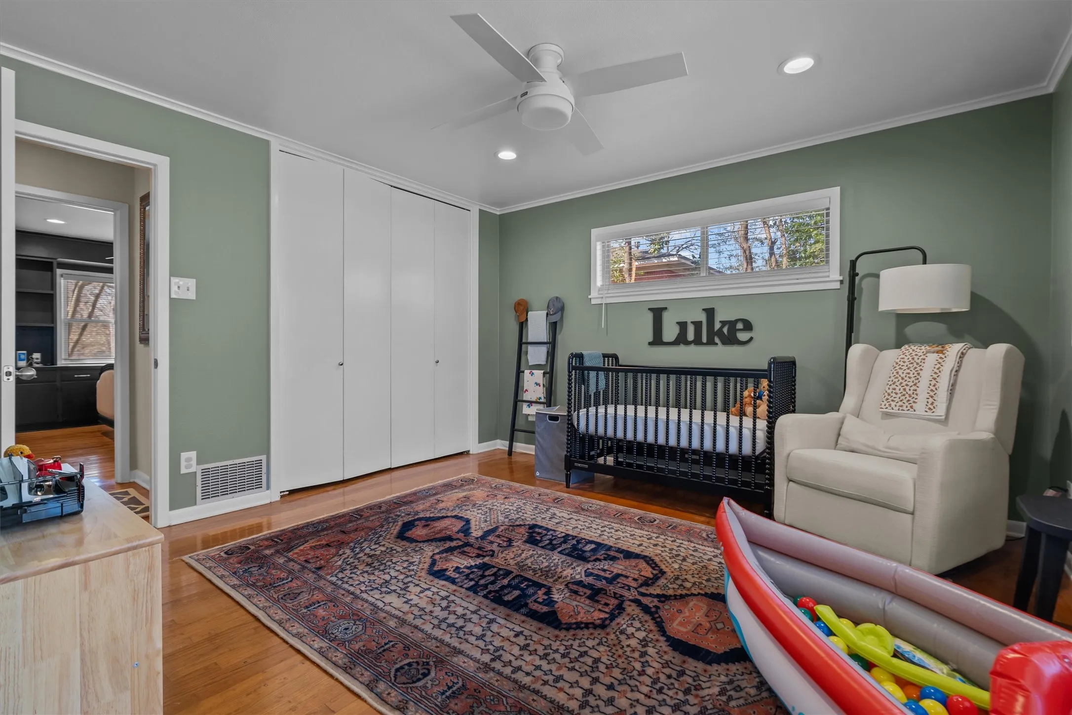 Single Family Residence For Sale in Smith County , 2526 Pounds Avenue, Tyler, Texas 75701, 4 Bedrooms, 4 Bathrooms, 2 Garage spaces, 3,086 Sqft, built in 1964, Price $395,000, mls#21176182, Real Estate Agent in Tyler, Homes For Sale in Smith county, Homes For Sale in Tyler, Realtor in Tyler Texas, Real Estate Brokerage Independent Realty Texas, Luminita Cordes Realtor