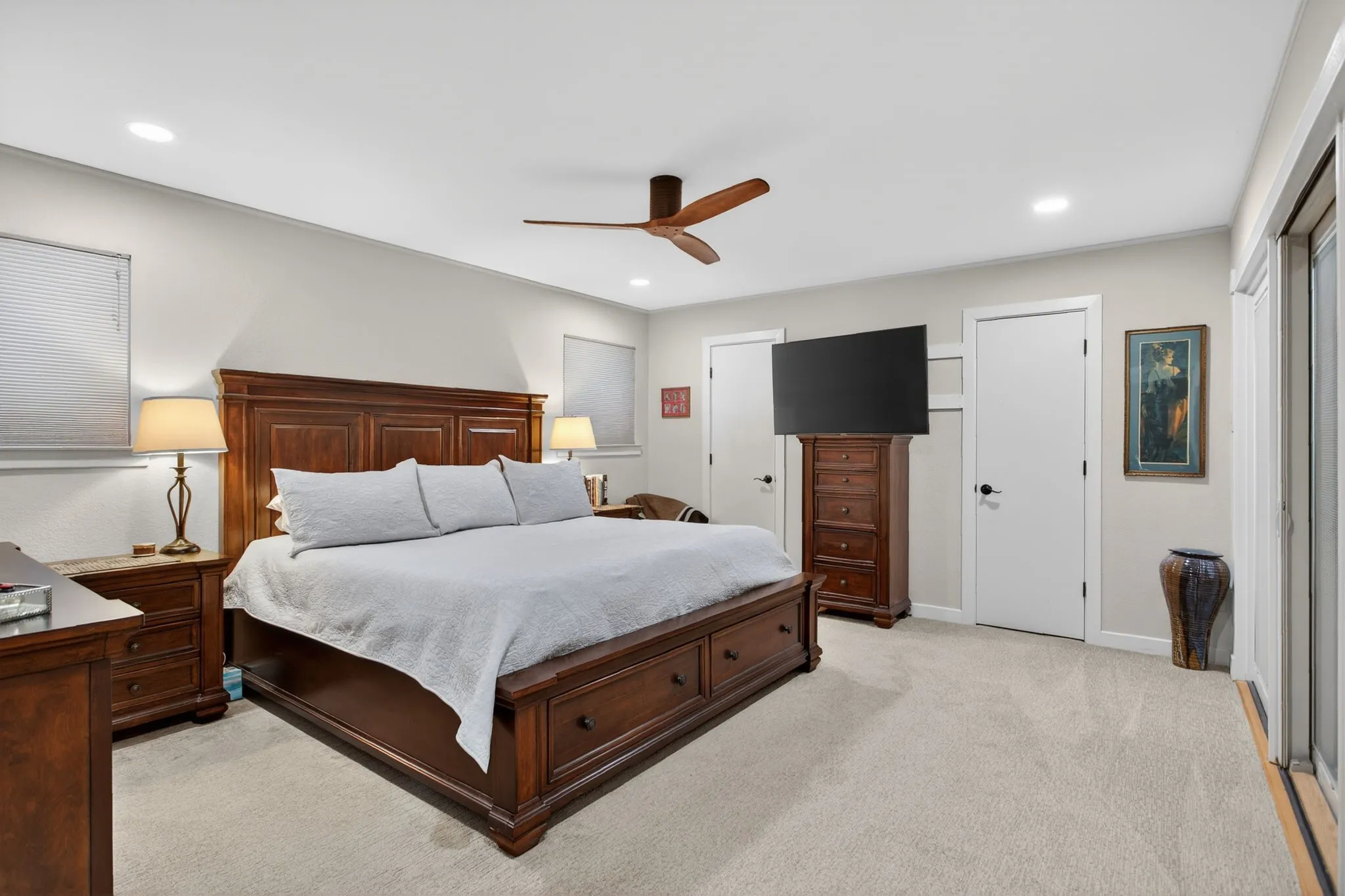  Primary with 2  walk in closets