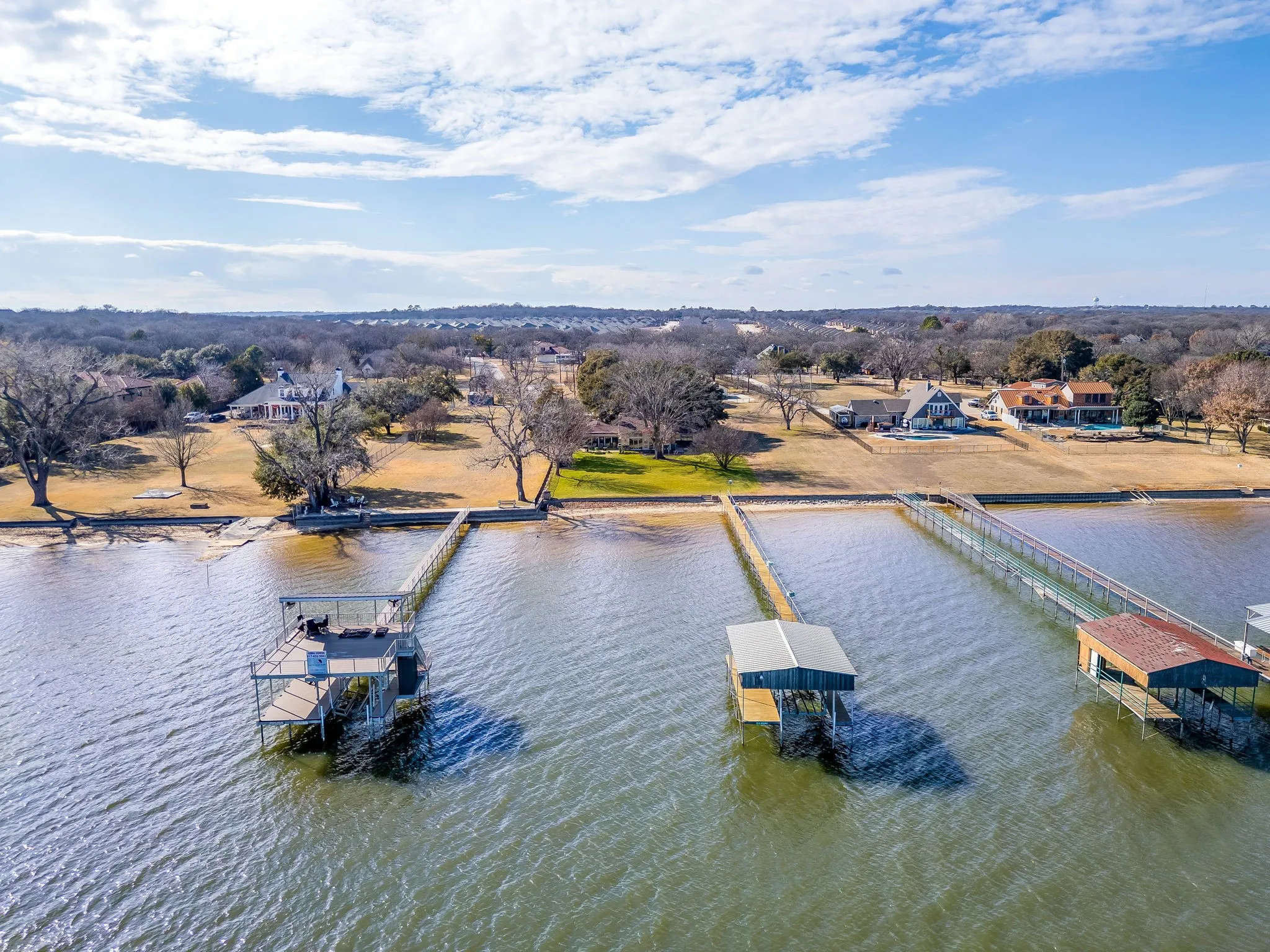 Single Family Residence For Sale in Tarrant County , 218 N Broadway Road, Azle, Texas 76020, 3 Bedrooms, 3 Bathrooms, 4 Garage spaces, 2,400 Sqft, built in 1982, Preowned, Price $1,400,000, mls#21174793, Real Estate Agent in Azle, Homes For Sale in Tarrant county, Homes For Sale in Azle, Realtor in Azle Texas, Real Estate Brokerage Independent Realty Texas, Luminita Cordes Realtor