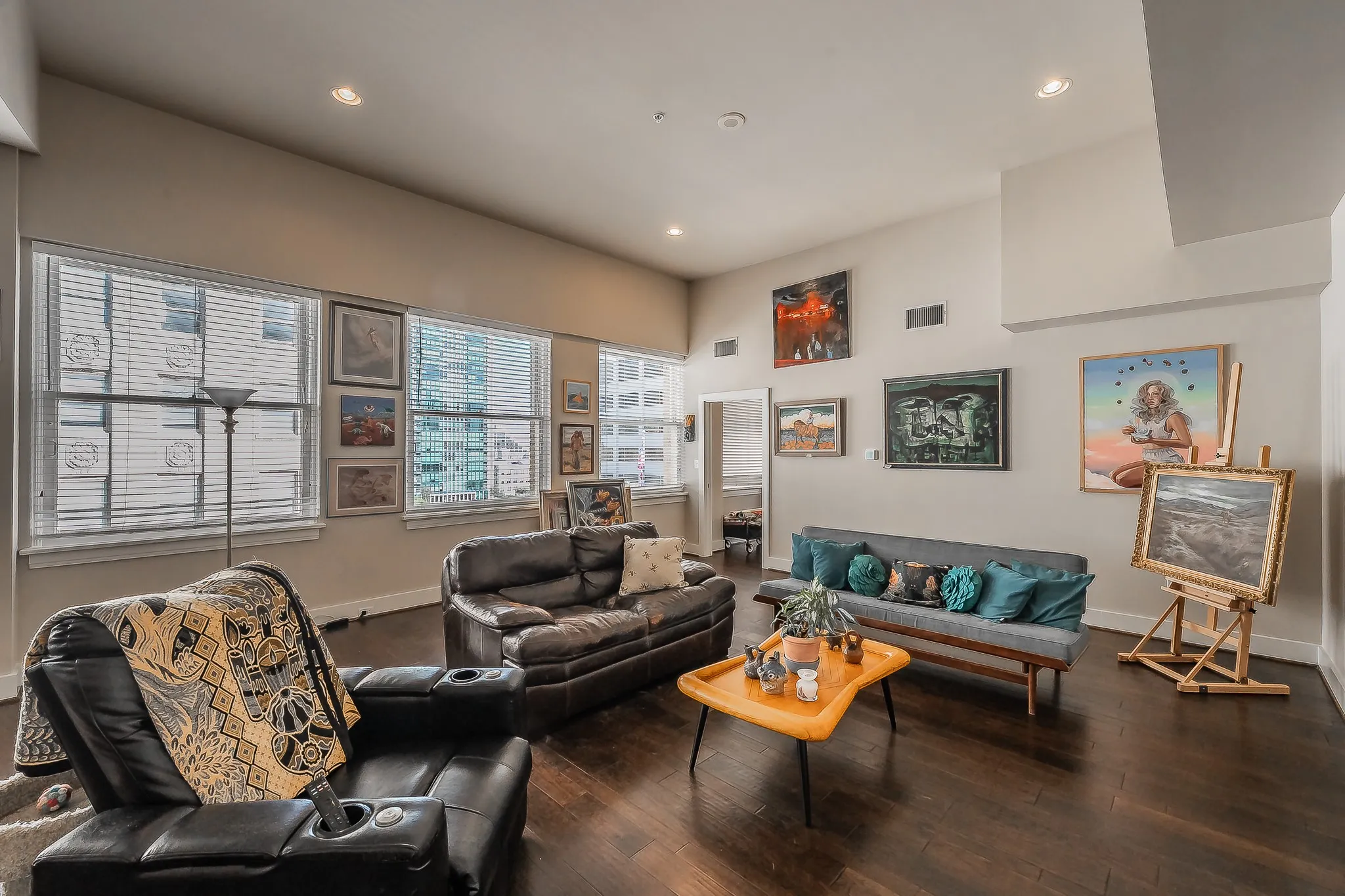 Condominium For Sale in Tarrant County , 411 W 7th Street 1007, Fort Worth, Texas 76102, 3 Bedroom, 3 Bathroom, 2 Garage spaces, 2,116 Sqft, built in 1921, mls#21176229, Real Estate Agent in Fort Worth, Homes For Sale in Tarrant county, Homes For Sale in Fort Worth, Realtor in Fort Worth Texas, Real Estate Brokerage Independent Realty Texas, Luminita Cordes Realtor
