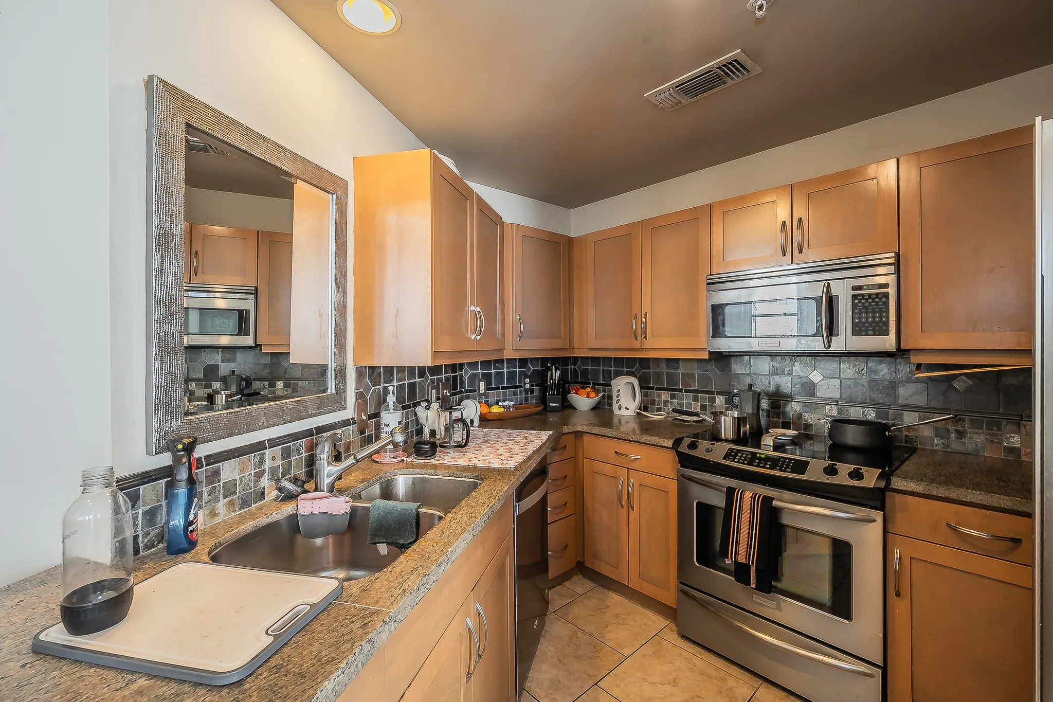 Condominium For Sale in Tarrant County , 411 W 7th Street 1007, Fort Worth, Texas 76102, 3 Bedroom, 3 Bathroom, 2 Garage spaces, 2,116 Sqft, built in 1921, mls#21176229, Real Estate Agent in Fort Worth, Homes For Sale in Tarrant county, Homes For Sale in Fort Worth, Realtor in Fort Worth Texas, Real Estate Brokerage Independent Realty Texas, Luminita Cordes Realtor