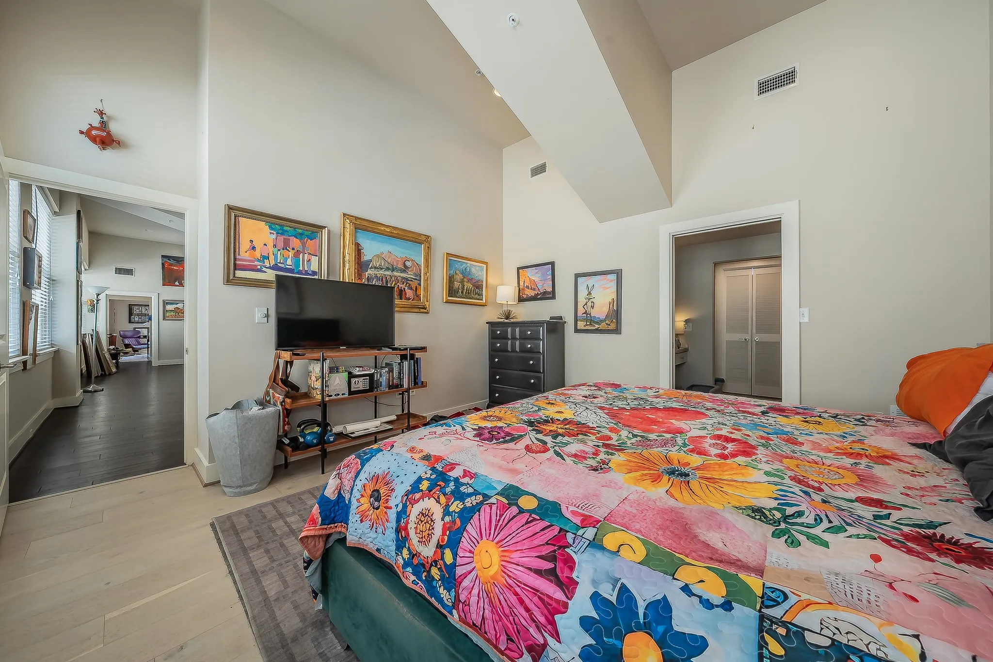 Condominium For Sale in Tarrant County , 411 W 7th Street 1007, Fort Worth, Texas 76102, 3 Bedroom, 3 Bathroom, 2 Garage spaces, 2,116 Sqft, built in 1921, mls#21176229, Real Estate Agent in Fort Worth, Homes For Sale in Tarrant county, Homes For Sale in Fort Worth, Realtor in Fort Worth Texas, Real Estate Brokerage Independent Realty Texas, Luminita Cordes Realtor