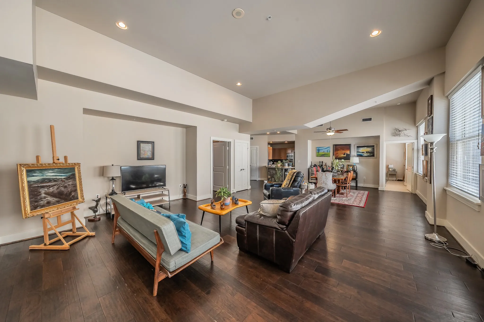 Condominium For Sale in Tarrant County , 411 W 7th Street 1007, Fort Worth, Texas 76102, 3 Bedroom, 3 Bathroom, 2 Garage spaces, 2,116 Sqft, built in 1921, mls#21176229, Real Estate Agent in Fort Worth, Homes For Sale in Tarrant county, Homes For Sale in Fort Worth, Realtor in Fort Worth Texas, Real Estate Brokerage Independent Realty Texas, Luminita Cordes Realtor