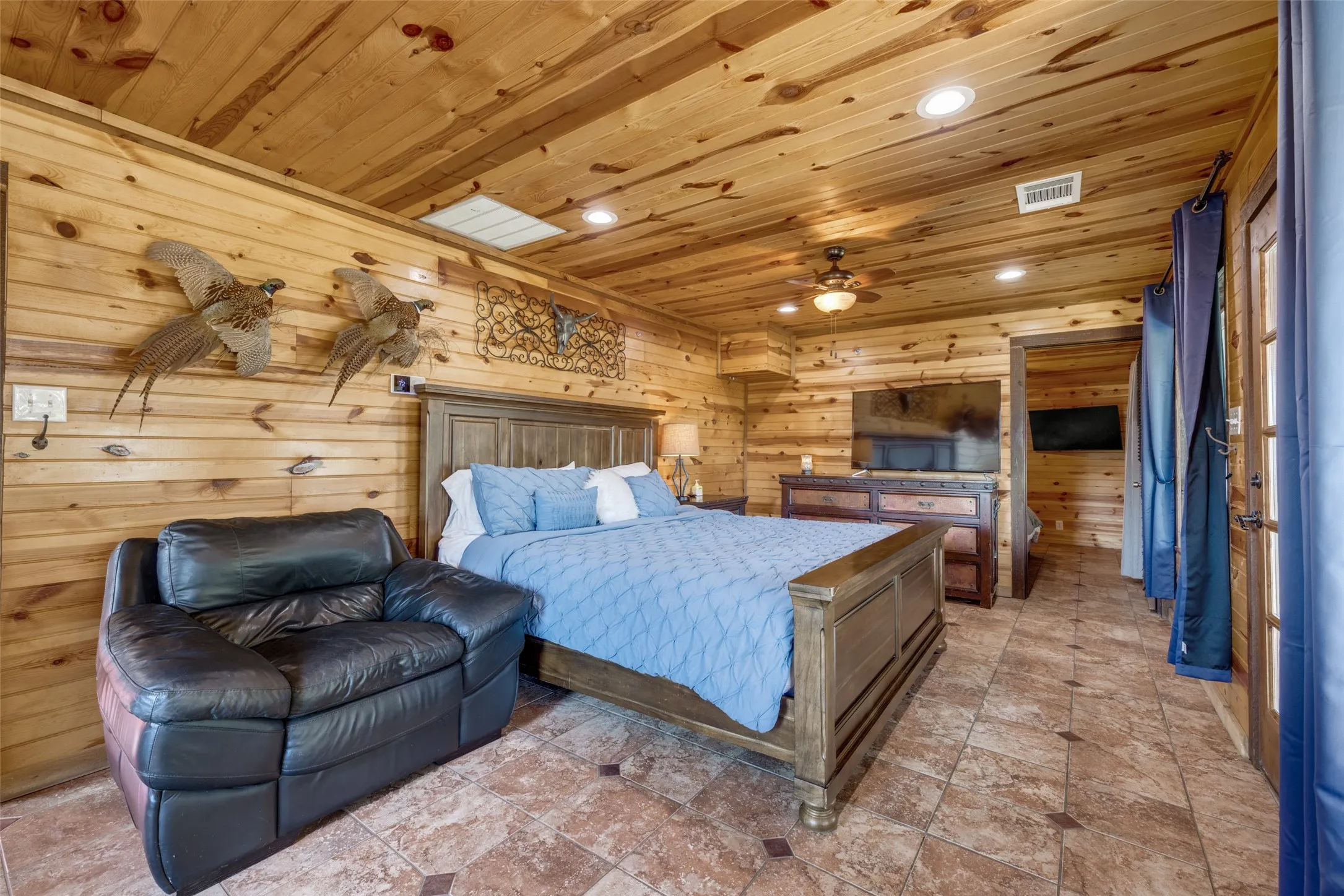 Single Family Residence For Sale in Collin County , 17019 County Road 706, Leonard, Texas 75452, 6 Bedrooms, 8 Bathrooms, 4 Garage spaces, 6,224 Sqft, built in 2024, Price $2,999,000, mls#21174197, Real Estate Agent in Leonard, Homes For Sale in Collin county, Homes For Sale in Leonard, Realtor in Leonard Texas, Real Estate Brokerage Independent Realty Texas, Luminita Cordes Realtor