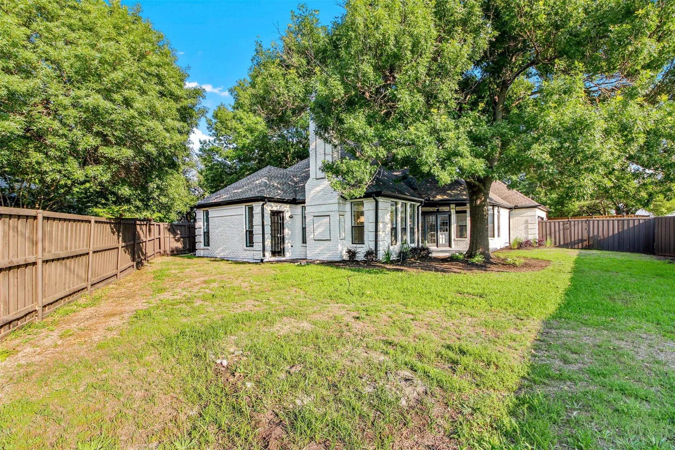 Single Family Residence For Sale in Collin County , 7319 Briarnoll, Dallas, Texas 75252, 4 Bedroom, 3 Bathroom, 2 Garage spaces, 2,587 Sqft, built in 1986, Price $680,000, mls#21176183, Real Estate Agent in Dallas, Homes For Sale in Collin county, Homes For Sale in Dallas, Realtor in Dallas Texas, Real Estate Brokerage Independent Realty Texas, Luminita Cordes Realtor