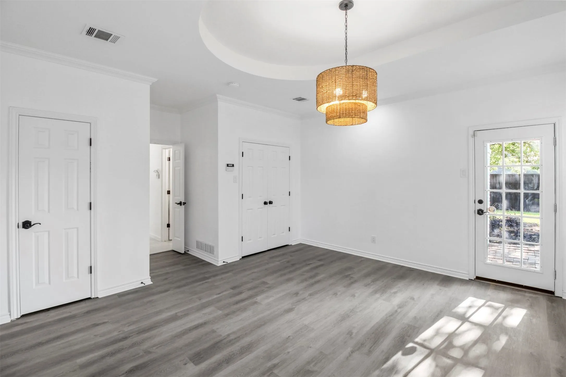 Single Family Residence For Sale in Collin County , 7319 Briarnoll, Dallas, Texas 75252, 4 Bedroom, 3 Bathroom, 2 Garage spaces, 2,587 Sqft, built in 1986, Price $680,000, mls#21176183, Real Estate Agent in Dallas, Homes For Sale in Collin county, Homes For Sale in Dallas, Realtor in Dallas Texas, Real Estate Brokerage Independent Realty Texas, Luminita Cordes Realtor
