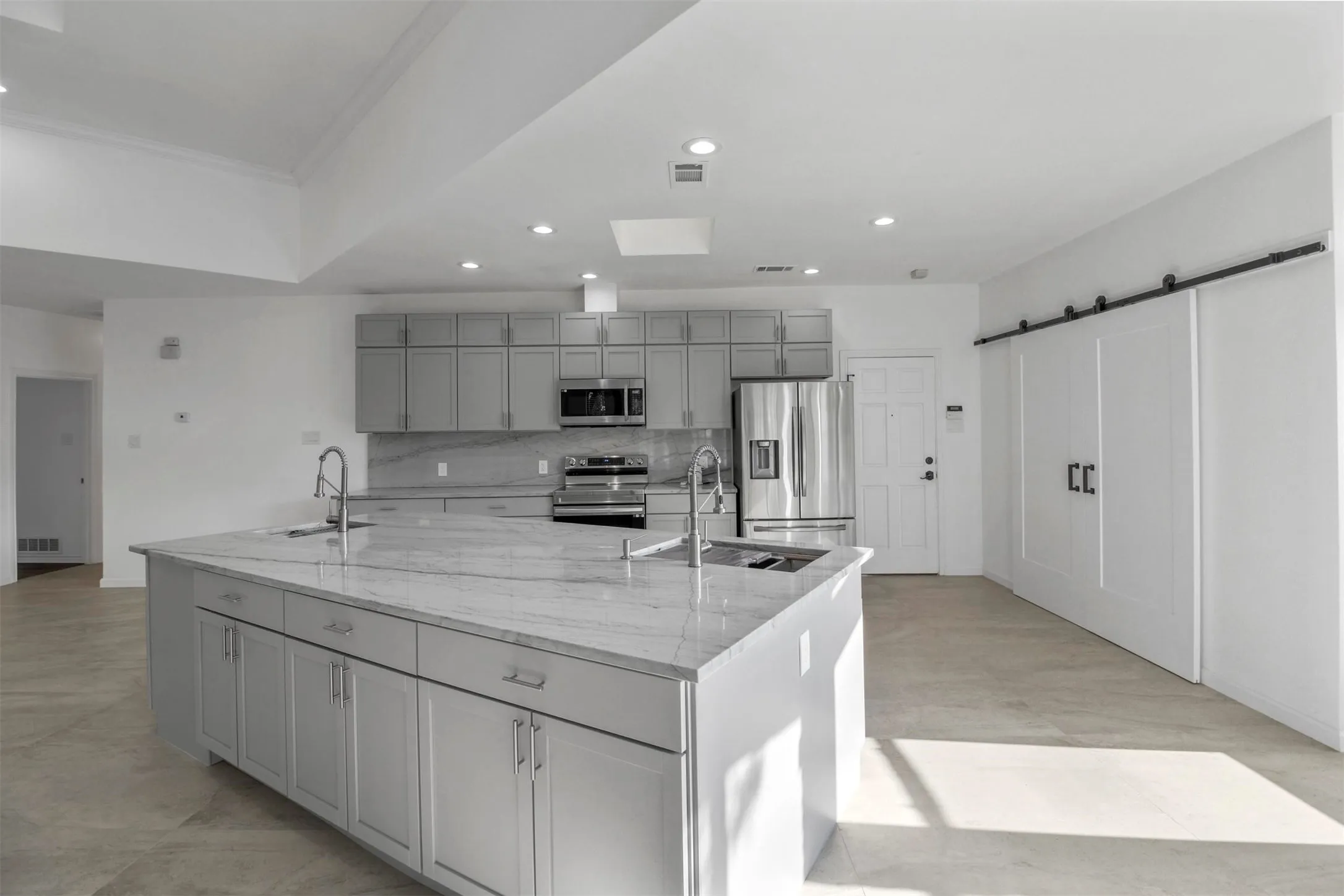 Single Family Residence For Sale in Collin County , 7319 Briarnoll, Dallas, Texas 75252, 4 Bedroom, 3 Bathroom, 2 Garage spaces, 2,587 Sqft, built in 1986, Price $680,000, mls#21176183, Real Estate Agent in Dallas, Homes For Sale in Collin county, Homes For Sale in Dallas, Realtor in Dallas Texas, Real Estate Brokerage Independent Realty Texas, Luminita Cordes Realtor