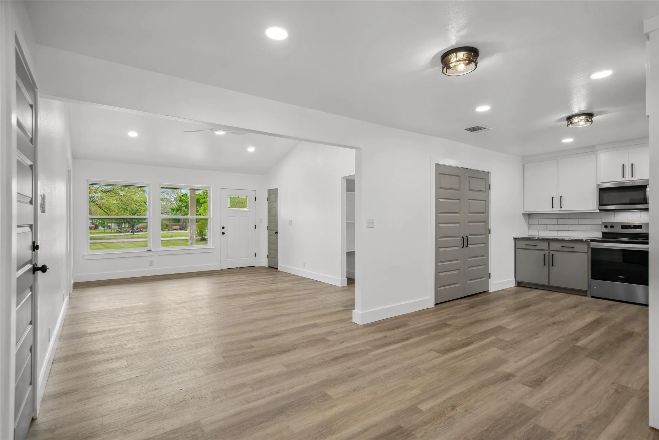 Single Family Residence For Sale in Van Zandt County , 342 VZ County Road 2101, Canton, Texas 75103, 4 Bedrooms, 2 Bathrooms, 2 Garage spaces, 2,105 Sqft, built in 1965, Price $285,000, mls#21173917, Real Estate Agent in Canton, Homes For Sale in Van Zandt county, Homes For Sale in Canton, Realtor in Canton Texas, Real Estate Brokerage Independent Realty Texas, Luminita Cordes Realtor