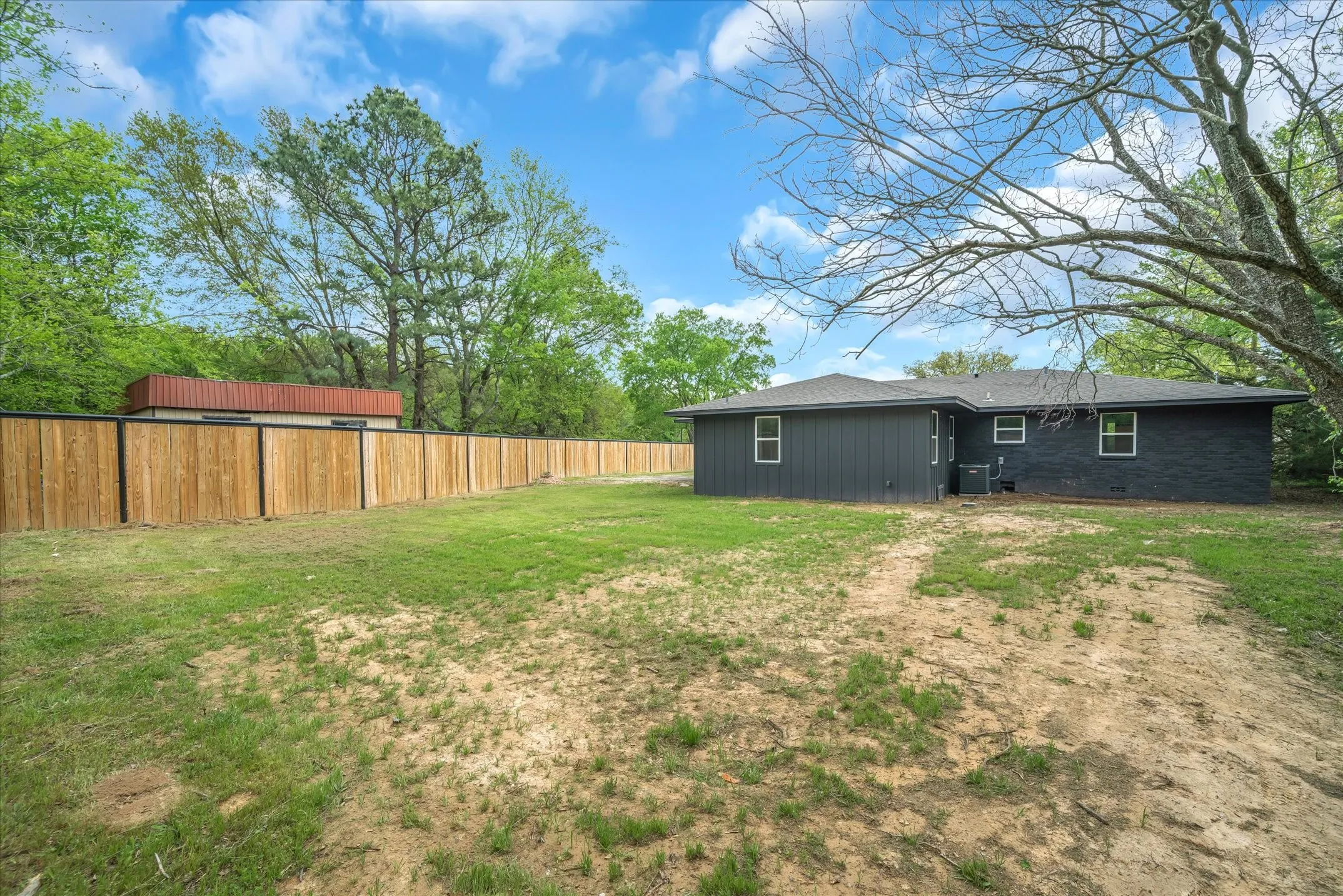 Single Family Residence For Sale in Van Zandt County , 342 VZ County Road 2101, Canton, Texas 75103, 4 Bedrooms, 2 Bathrooms, 2 Garage spaces, 2,105 Sqft, built in 1965, Price $285,000, mls#21173917, Real Estate Agent in Canton, Homes For Sale in Van Zandt county, Homes For Sale in Canton, Realtor in Canton Texas, Real Estate Brokerage Independent Realty Texas, Luminita Cordes Realtor