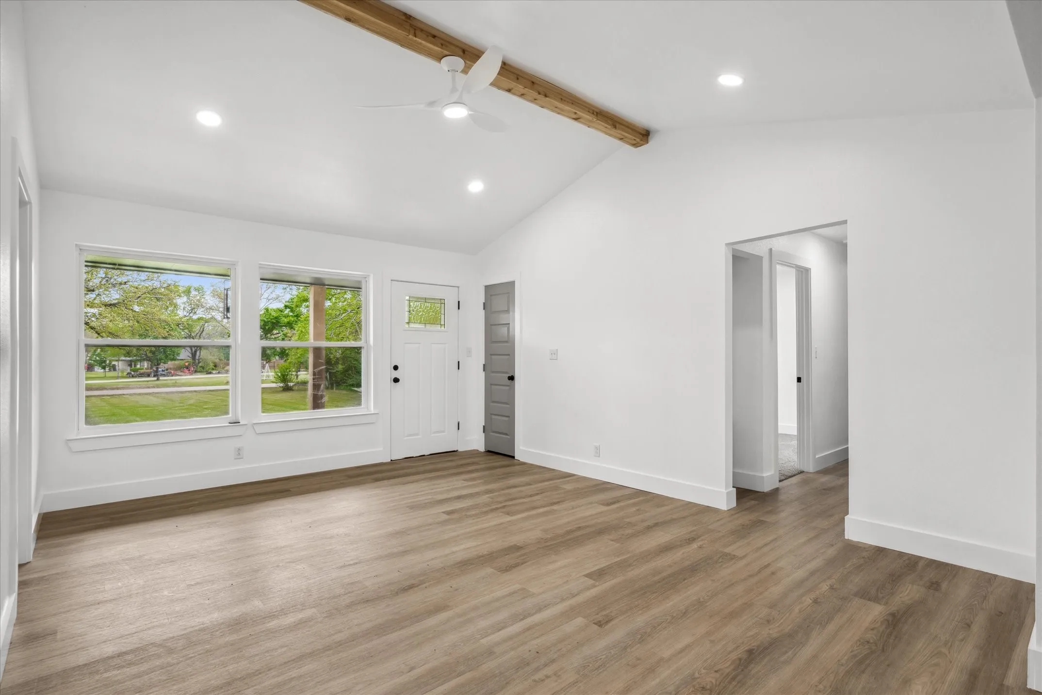 Single Family Residence For Sale in Van Zandt County , 342 VZ County Road 2101, Canton, Texas 75103, 4 Bedrooms, 2 Bathrooms, 2 Garage spaces, 2,105 Sqft, built in 1965, Price $285,000, mls#21173917, Real Estate Agent in Canton, Homes For Sale in Van Zandt county, Homes For Sale in Canton, Realtor in Canton Texas, Real Estate Brokerage Independent Realty Texas, Luminita Cordes Realtor