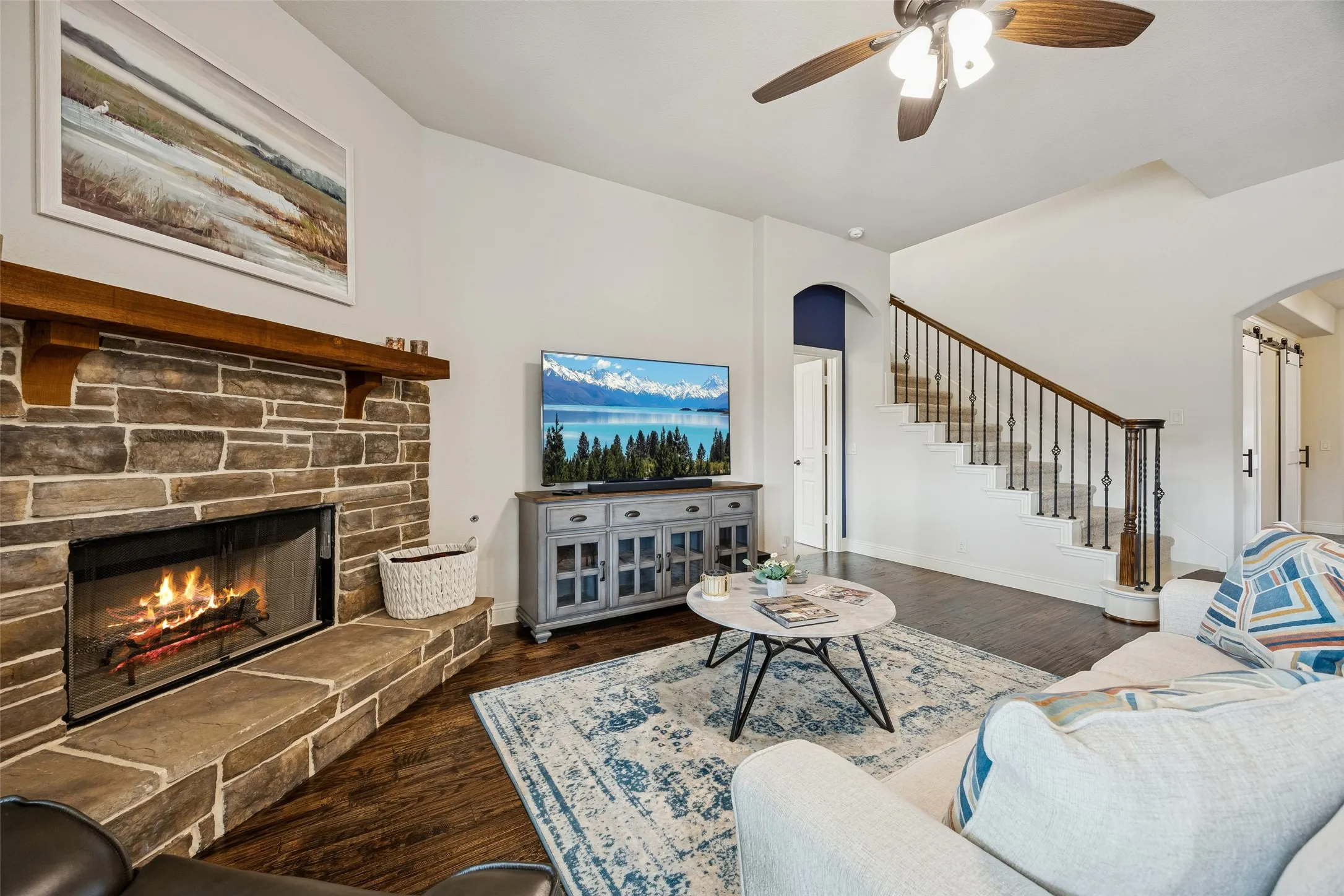 Single Family Residence For Sale in Denton County , 203 Oakcrest Drive, Justin, Texas 76247, 4 Bedroom, 3 Bathroom, 3 Garage spaces, 3,298 Sqft, built in 2018, Preowned, mls#21166129, Real Estate Agent in Justin, Homes For Sale in Denton county, Homes For Sale in Justin, Realtor in Justin Texas, Real Estate Brokerage Independent Realty Texas, Luminita Cordes Realtor