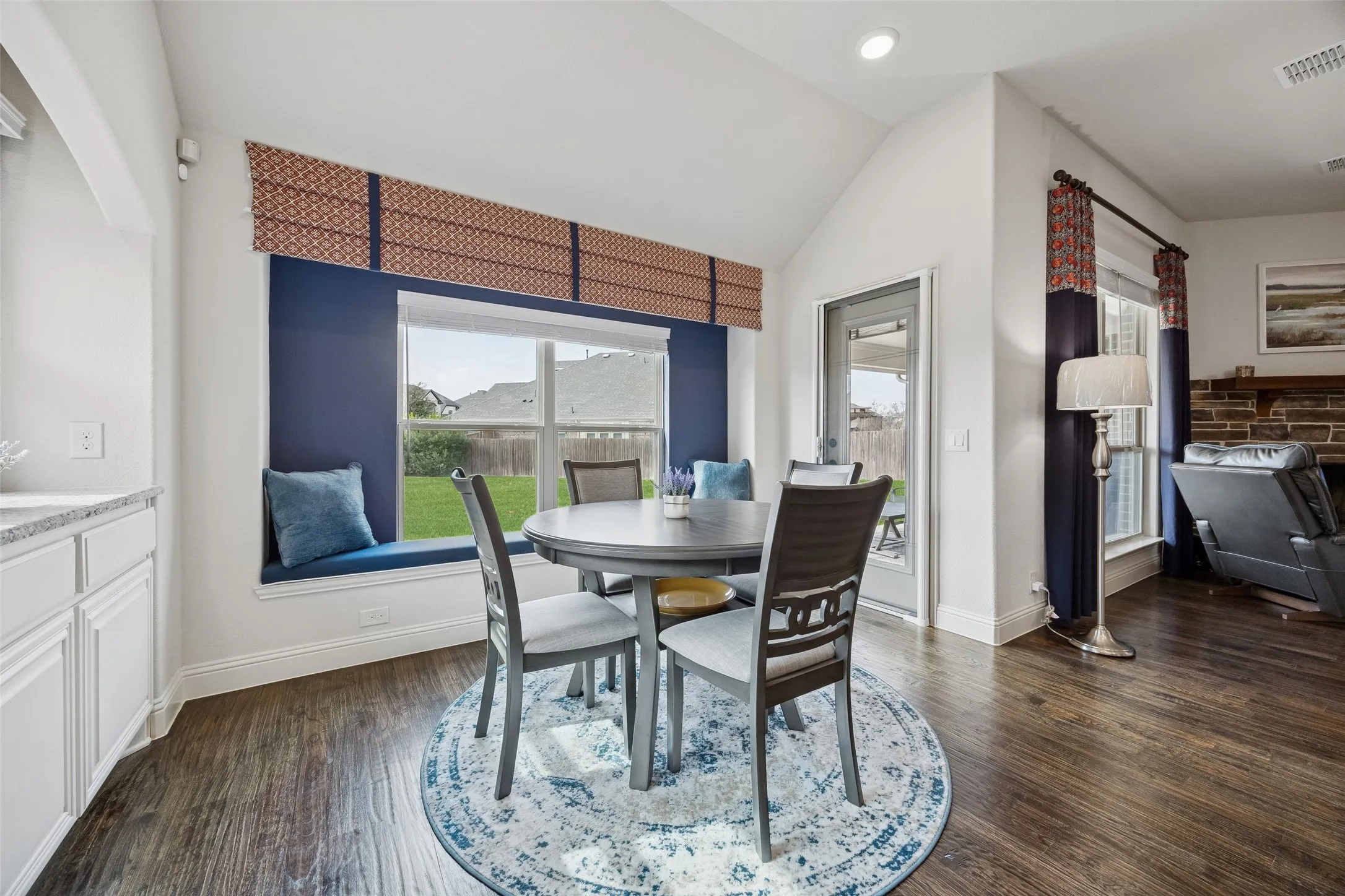 Single Family Residence For Sale in Denton County , 203 Oakcrest Drive, Justin, Texas 76247, 4 Bedroom, 3 Bathroom, 3 Garage spaces, 3,298 Sqft, built in 2018, Preowned, mls#21166129, Real Estate Agent in Justin, Homes For Sale in Denton county, Homes For Sale in Justin, Realtor in Justin Texas, Real Estate Brokerage Independent Realty Texas, Luminita Cordes Realtor