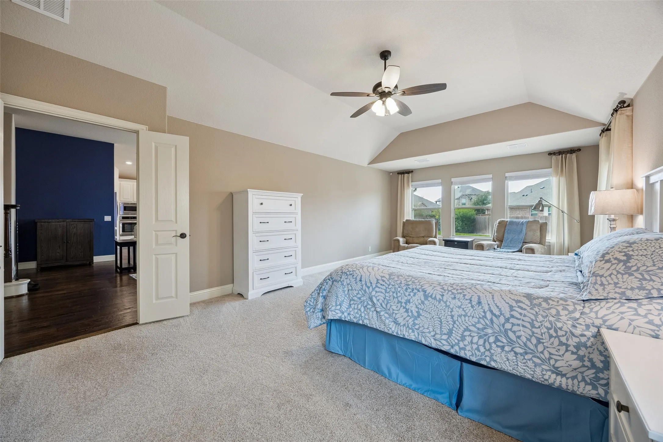 Single Family Residence For Sale in Denton County , 203 Oakcrest Drive, Justin, Texas 76247, 4 Bedroom, 3 Bathroom, 3 Garage spaces, 3,298 Sqft, built in 2018, Preowned, mls#21166129, Real Estate Agent in Justin, Homes For Sale in Denton county, Homes For Sale in Justin, Realtor in Justin Texas, Real Estate Brokerage Independent Realty Texas, Luminita Cordes Realtor