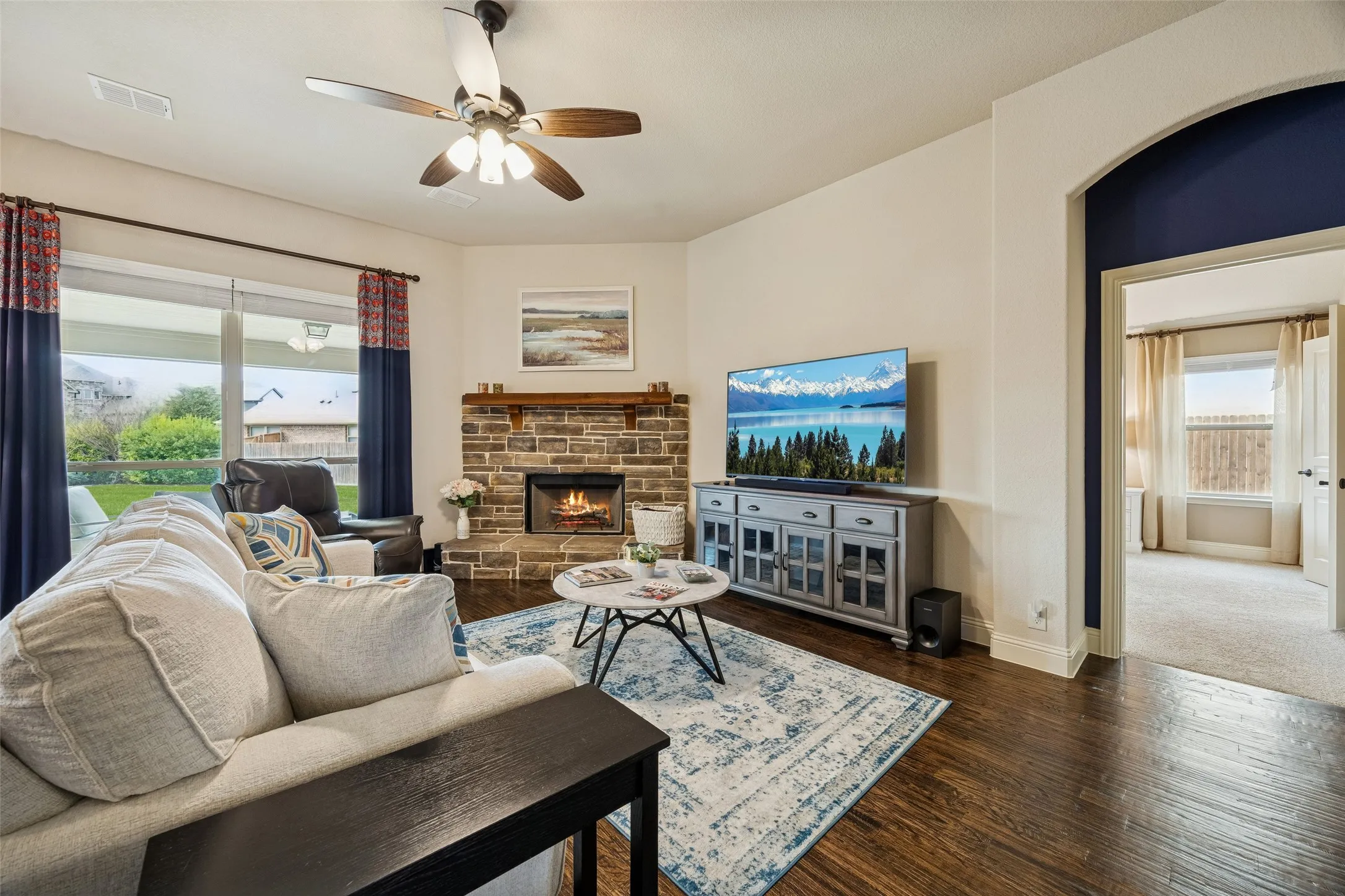 Single Family Residence For Sale in Denton County , 203 Oakcrest Drive, Justin, Texas 76247, 4 Bedroom, 3 Bathroom, 3 Garage spaces, 3,298 Sqft, built in 2018, Preowned, mls#21166129, Real Estate Agent in Justin, Homes For Sale in Denton county, Homes For Sale in Justin, Realtor in Justin Texas, Real Estate Brokerage Independent Realty Texas, Luminita Cordes Realtor
