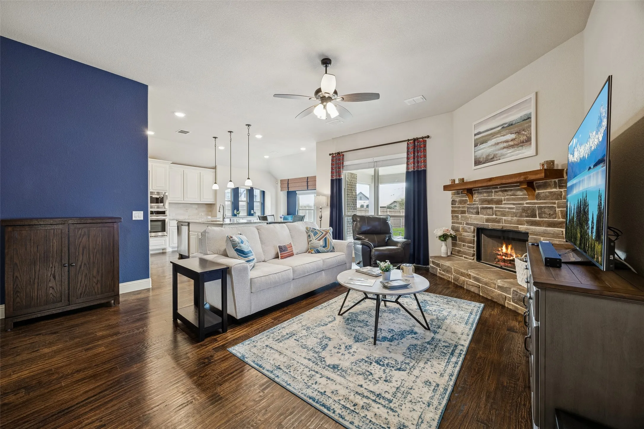 Single Family Residence For Sale in Denton County , 203 Oakcrest Drive, Justin, Texas 76247, 4 Bedroom, 3 Bathroom, 3 Garage spaces, 3,298 Sqft, built in 2018, Preowned, mls#21166129, Real Estate Agent in Justin, Homes For Sale in Denton county, Homes For Sale in Justin, Realtor in Justin Texas, Real Estate Brokerage Independent Realty Texas, Luminita Cordes Realtor