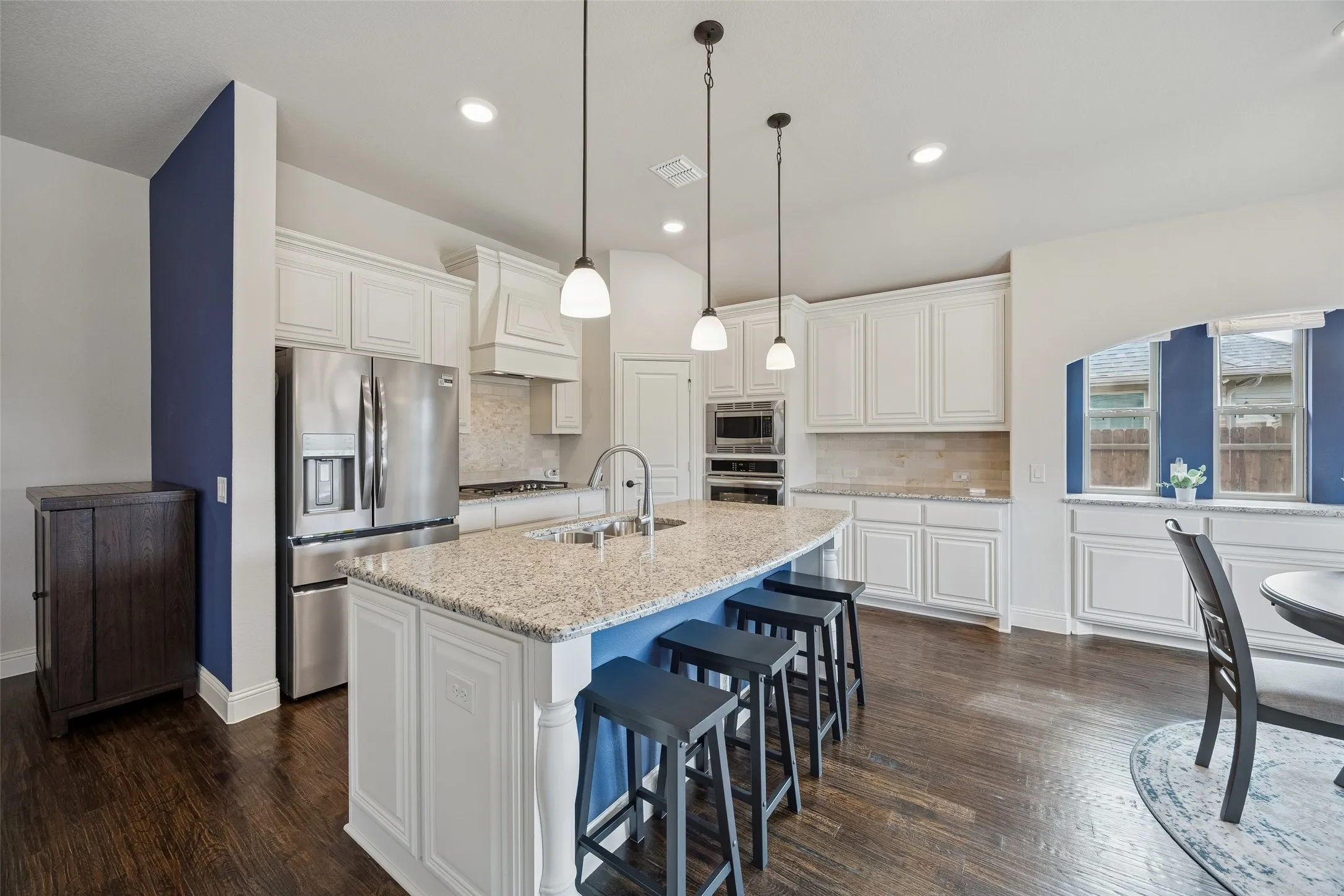 Single Family Residence For Sale in Denton County , 203 Oakcrest Drive, Justin, Texas 76247, 4 Bedroom, 3 Bathroom, 3 Garage spaces, 3,298 Sqft, built in 2018, Preowned, mls#21166129, Real Estate Agent in Justin, Homes For Sale in Denton county, Homes For Sale in Justin, Realtor in Justin Texas, Real Estate Brokerage Independent Realty Texas, Luminita Cordes Realtor