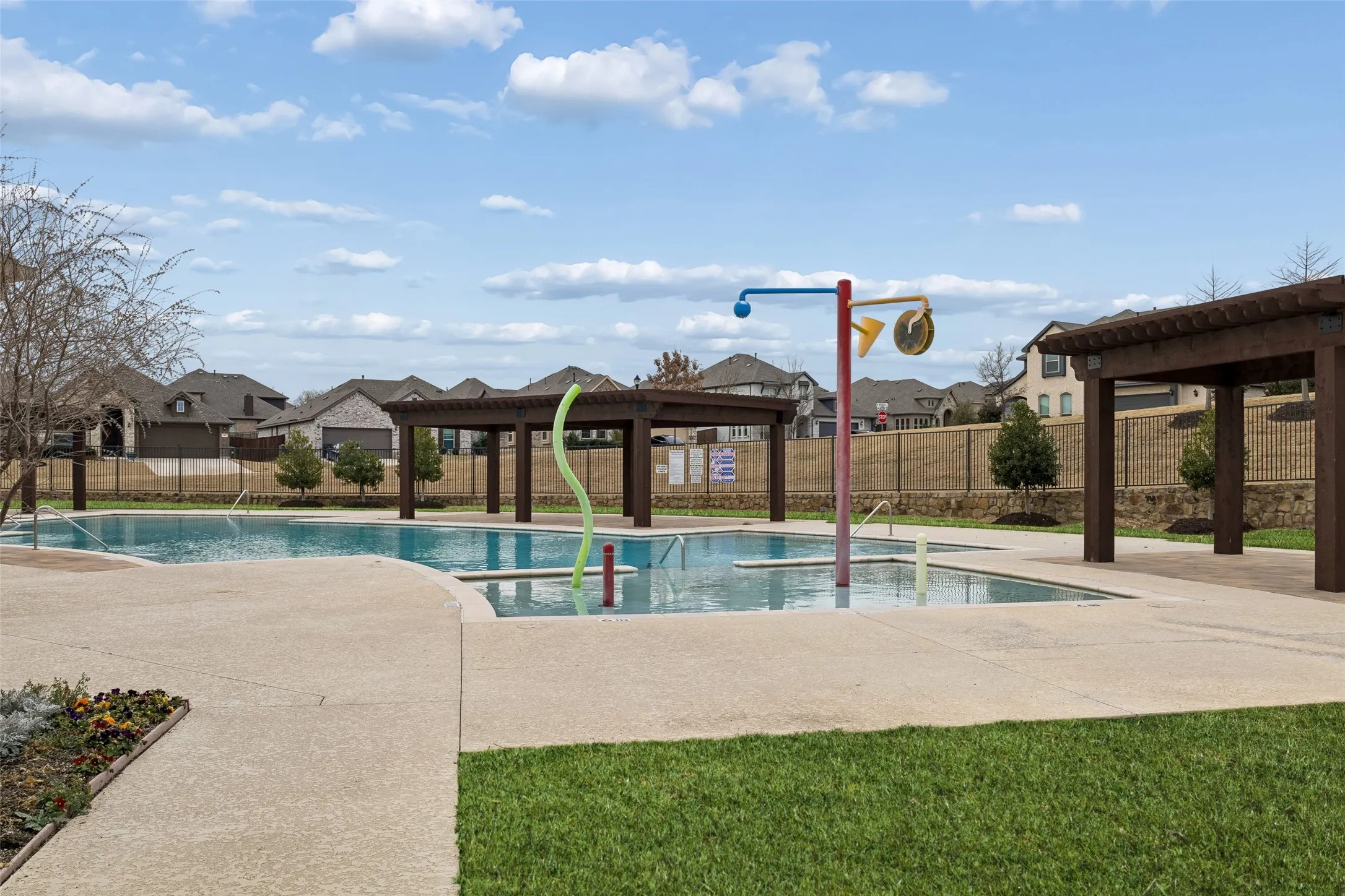 Single Family Residence For Sale in Denton County , 203 Oakcrest Drive, Justin, Texas 76247, 4 Bedroom, 3 Bathroom, 3 Garage spaces, 3,298 Sqft, built in 2018, Preowned, mls#21166129, Real Estate Agent in Justin, Homes For Sale in Denton county, Homes For Sale in Justin, Realtor in Justin Texas, Real Estate Brokerage Independent Realty Texas, Luminita Cordes Realtor