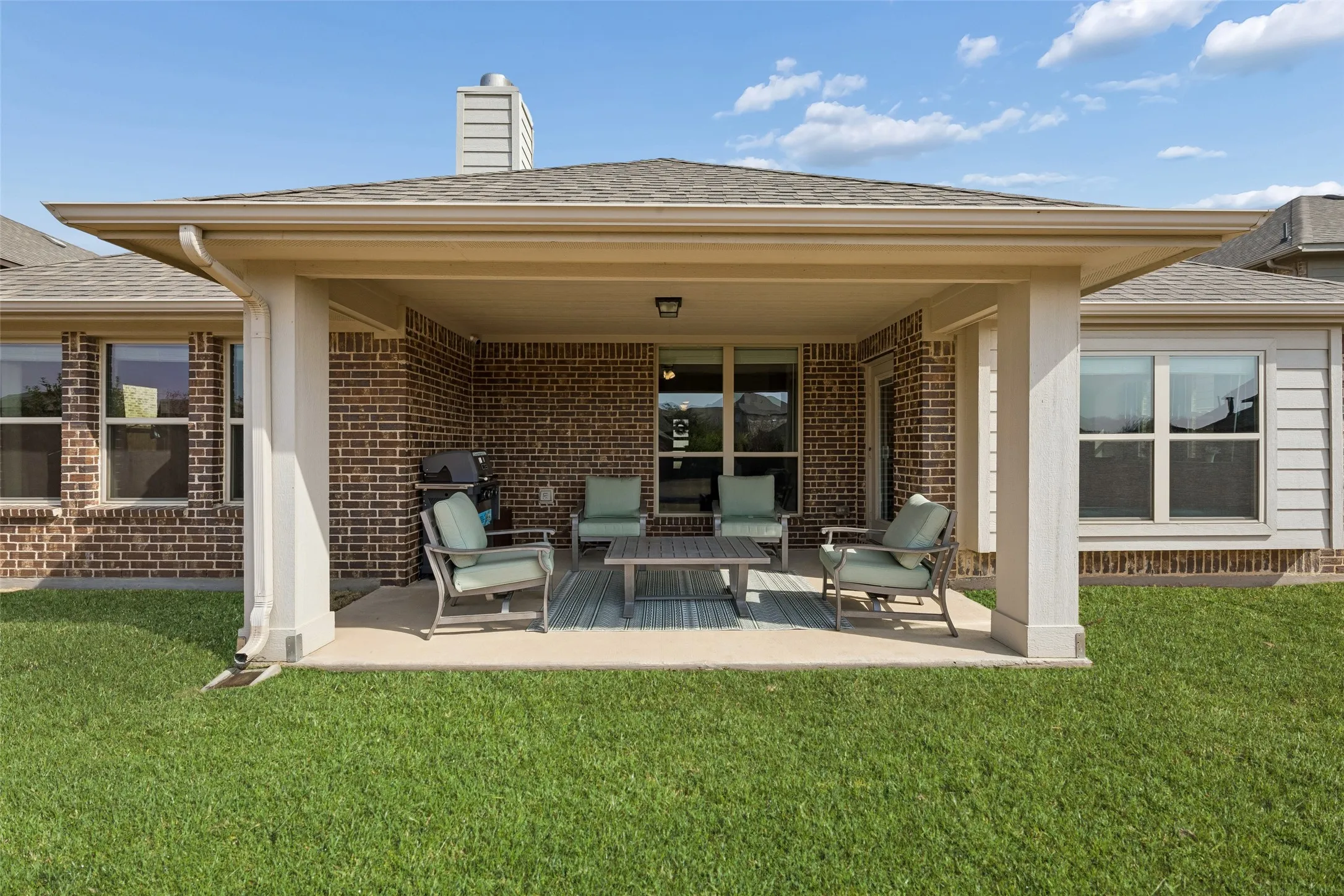 Single Family Residence For Sale in Denton County , 203 Oakcrest Drive, Justin, Texas 76247, 4 Bedroom, 3 Bathroom, 3 Garage spaces, 3,298 Sqft, built in 2018, Preowned, mls#21166129, Real Estate Agent in Justin, Homes For Sale in Denton county, Homes For Sale in Justin, Realtor in Justin Texas, Real Estate Brokerage Independent Realty Texas, Luminita Cordes Realtor