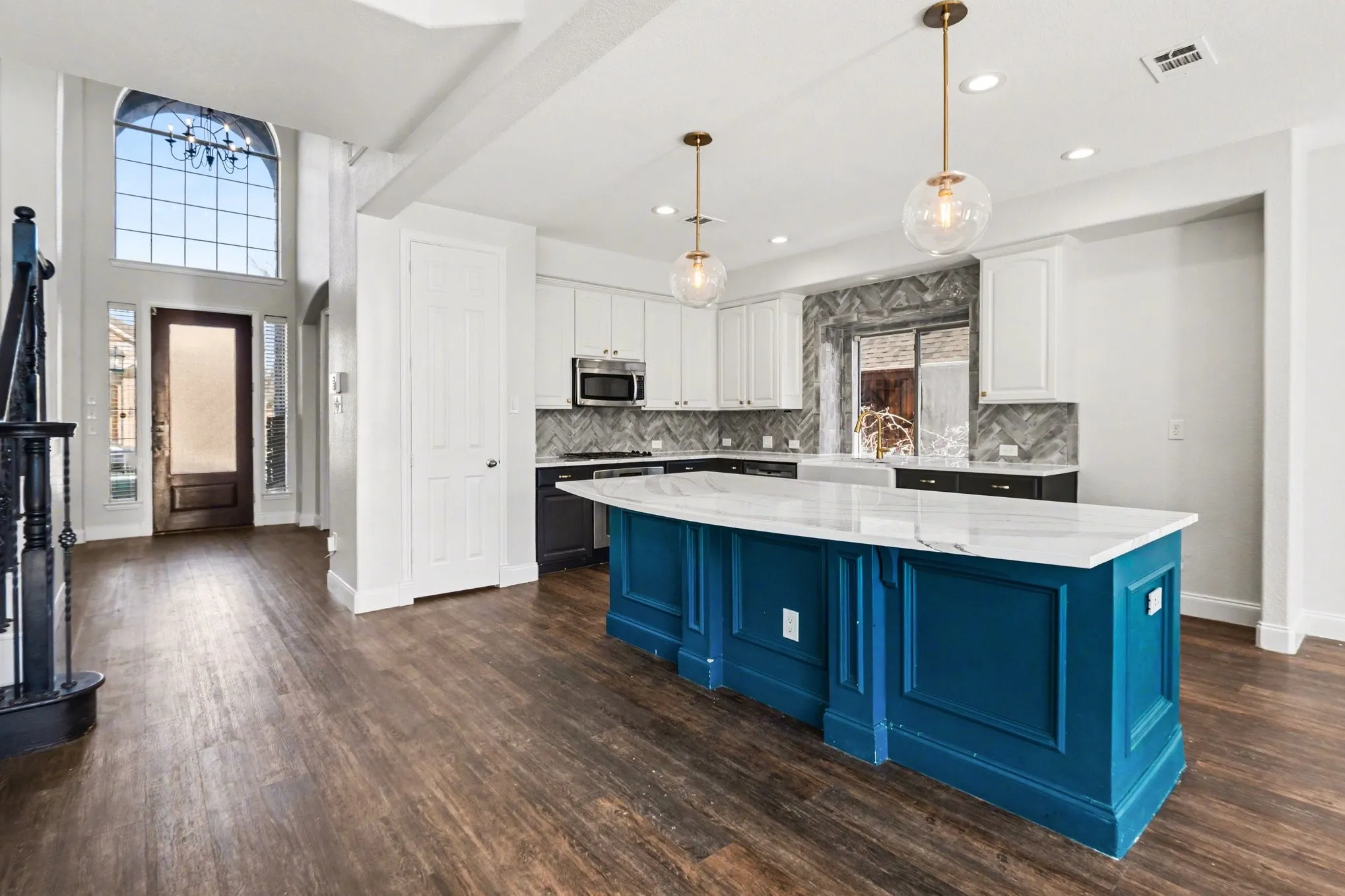 Single Family Residence For Sale in Denton County , 411 Sodbury Court, Roanoke, Texas 76262, 4 Bedroom, 4 Bathroom, 2 Garage spaces, 3,255 Sqft, built in 2008, Preowned, mls#21128386, Real Estate Agent in Roanoke, Homes For Sale in Denton county, Homes For Sale in Roanoke, Realtor in Roanoke Texas, Real Estate Brokerage Independent Realty Texas, Luminita Cordes Realtor