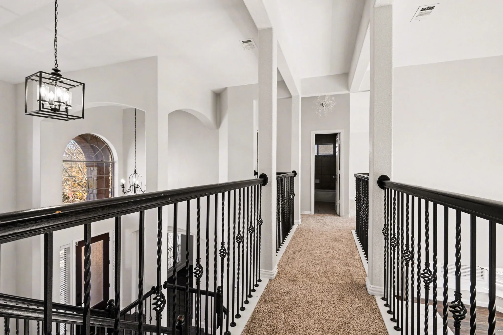 Single Family Residence For Sale in Denton County , 411 Sodbury Court, Roanoke, Texas 76262, 4 Bedroom, 4 Bathroom, 2 Garage spaces, 3,255 Sqft, built in 2008, Preowned, mls#21128386, Real Estate Agent in Roanoke, Homes For Sale in Denton county, Homes For Sale in Roanoke, Realtor in Roanoke Texas, Real Estate Brokerage Independent Realty Texas, Luminita Cordes Realtor