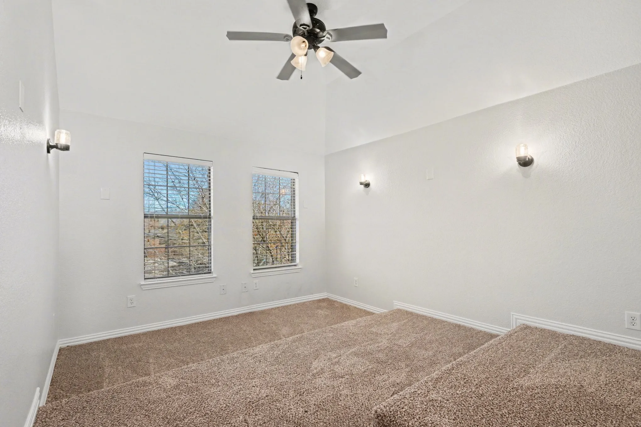 Single Family Residence For Sale in Denton County , 411 Sodbury Court, Roanoke, Texas 76262, 4 Bedroom, 4 Bathroom, 2 Garage spaces, 3,255 Sqft, built in 2008, Preowned, mls#21128386, Real Estate Agent in Roanoke, Homes For Sale in Denton county, Homes For Sale in Roanoke, Realtor in Roanoke Texas, Real Estate Brokerage Independent Realty Texas, Luminita Cordes Realtor