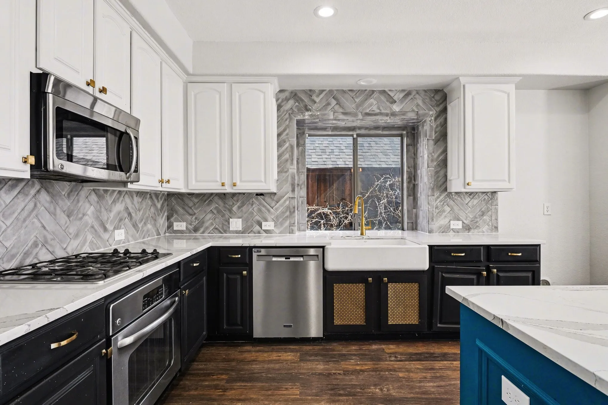 Single Family Residence For Sale in Denton County , 411 Sodbury Court, Roanoke, Texas 76262, 4 Bedroom, 4 Bathroom, 2 Garage spaces, 3,255 Sqft, built in 2008, Preowned, mls#21128386, Real Estate Agent in Roanoke, Homes For Sale in Denton county, Homes For Sale in Roanoke, Realtor in Roanoke Texas, Real Estate Brokerage Independent Realty Texas, Luminita Cordes Realtor