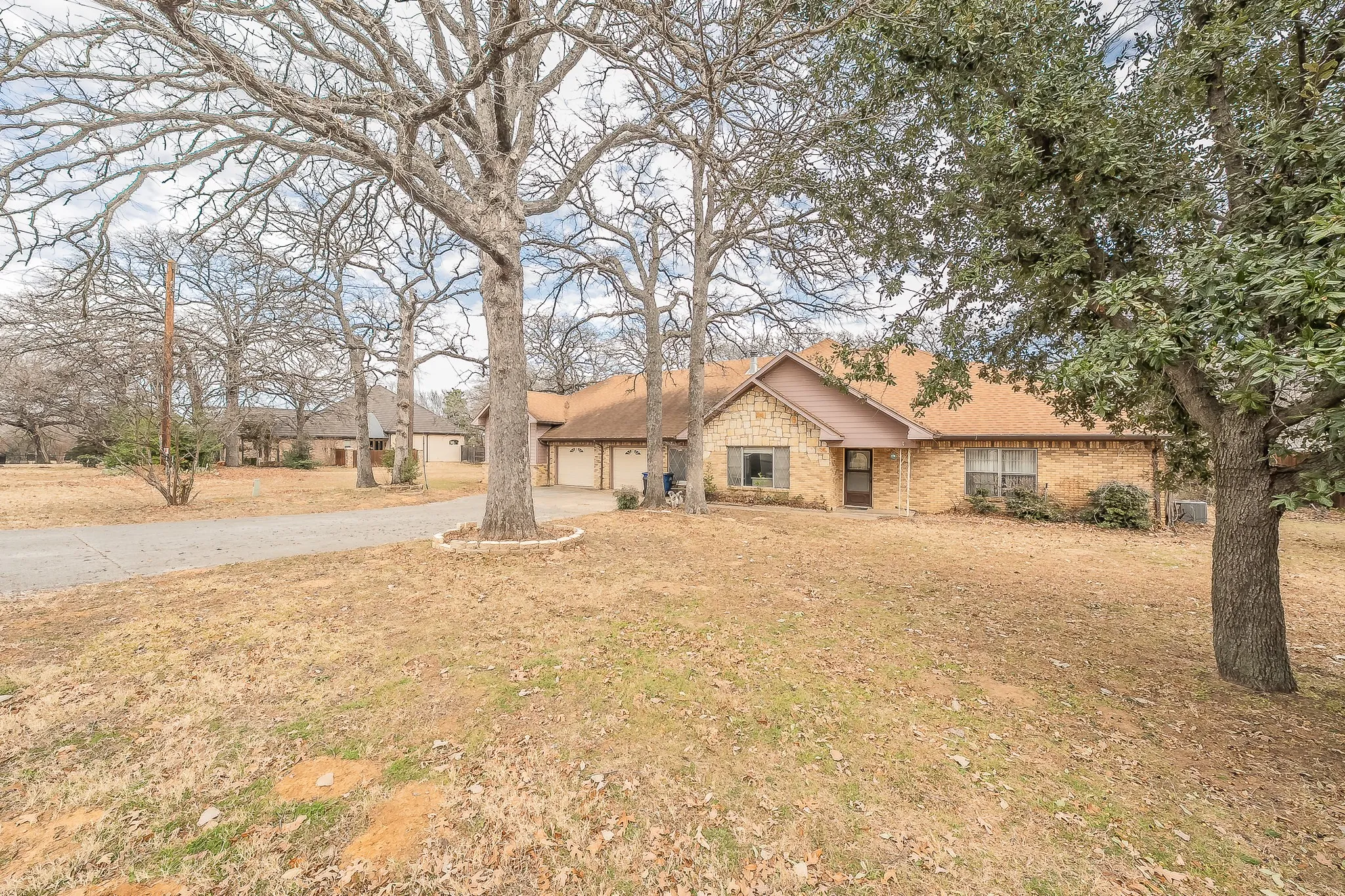 Single Family Residence For Sale in Tarrant County , 6313 Bettinger Drive, Colleyville, Texas 76034, 4 Bedroom, 3 Bathroom, 5 Garage spaces, 2,736 Sqft, built in 1970, Preowned, mls#21171862, Real Estate Agent in Colleyville, Homes For Sale in Tarrant county, Homes For Sale in Colleyville, Realtor in Colleyville Texas, Real Estate Brokerage Independent Realty Texas, Luminita Cordes Realtor
