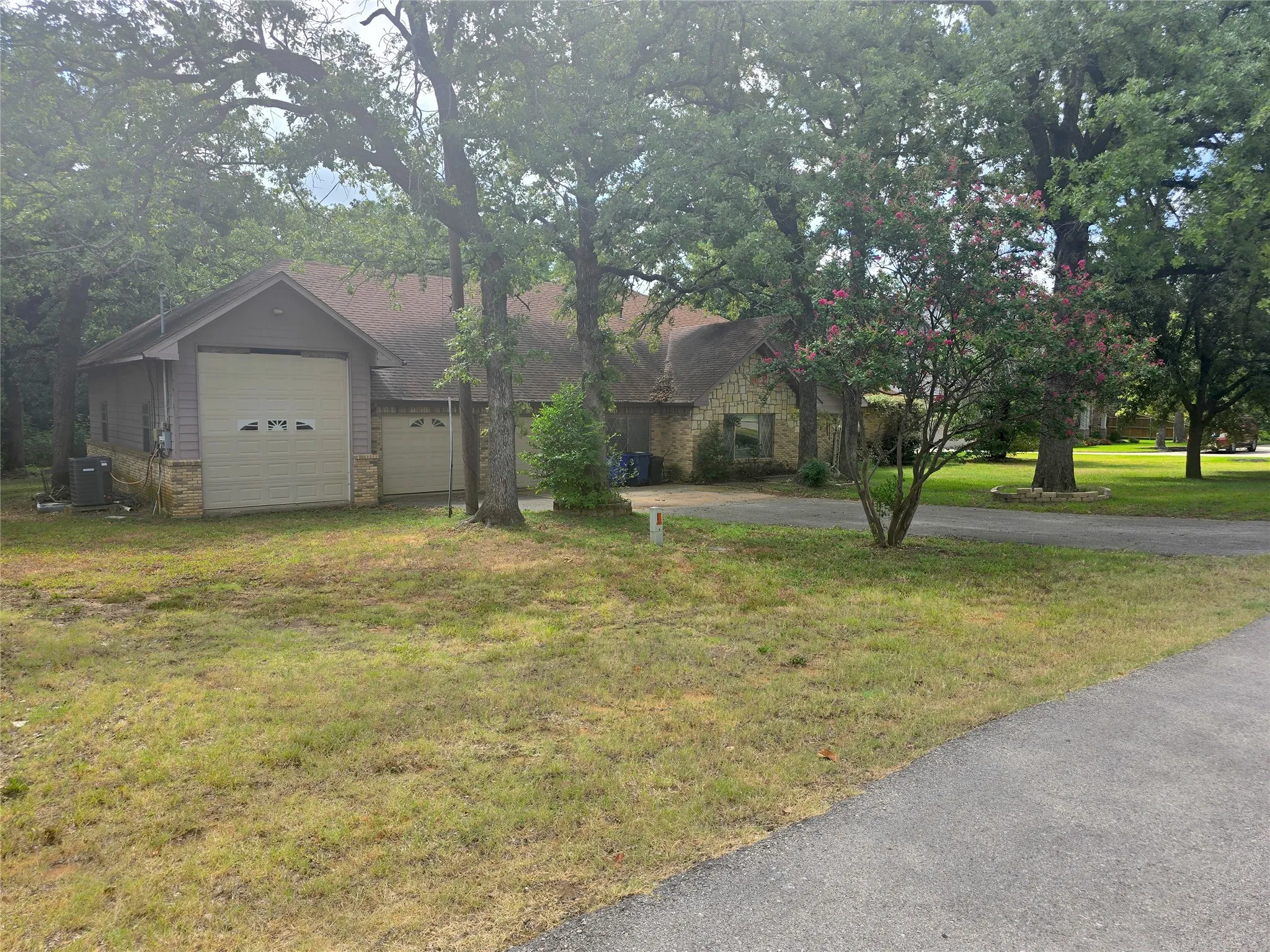 Single Family Residence For Sale in Tarrant County , 6313 Bettinger Drive, Colleyville, Texas 76034, 4 Bedroom, 3 Bathroom, 5 Garage spaces, 2,736 Sqft, built in 1970, Preowned, mls#21171862, Real Estate Agent in Colleyville, Homes For Sale in Tarrant county, Homes For Sale in Colleyville, Realtor in Colleyville Texas, Real Estate Brokerage Independent Realty Texas, Luminita Cordes Realtor