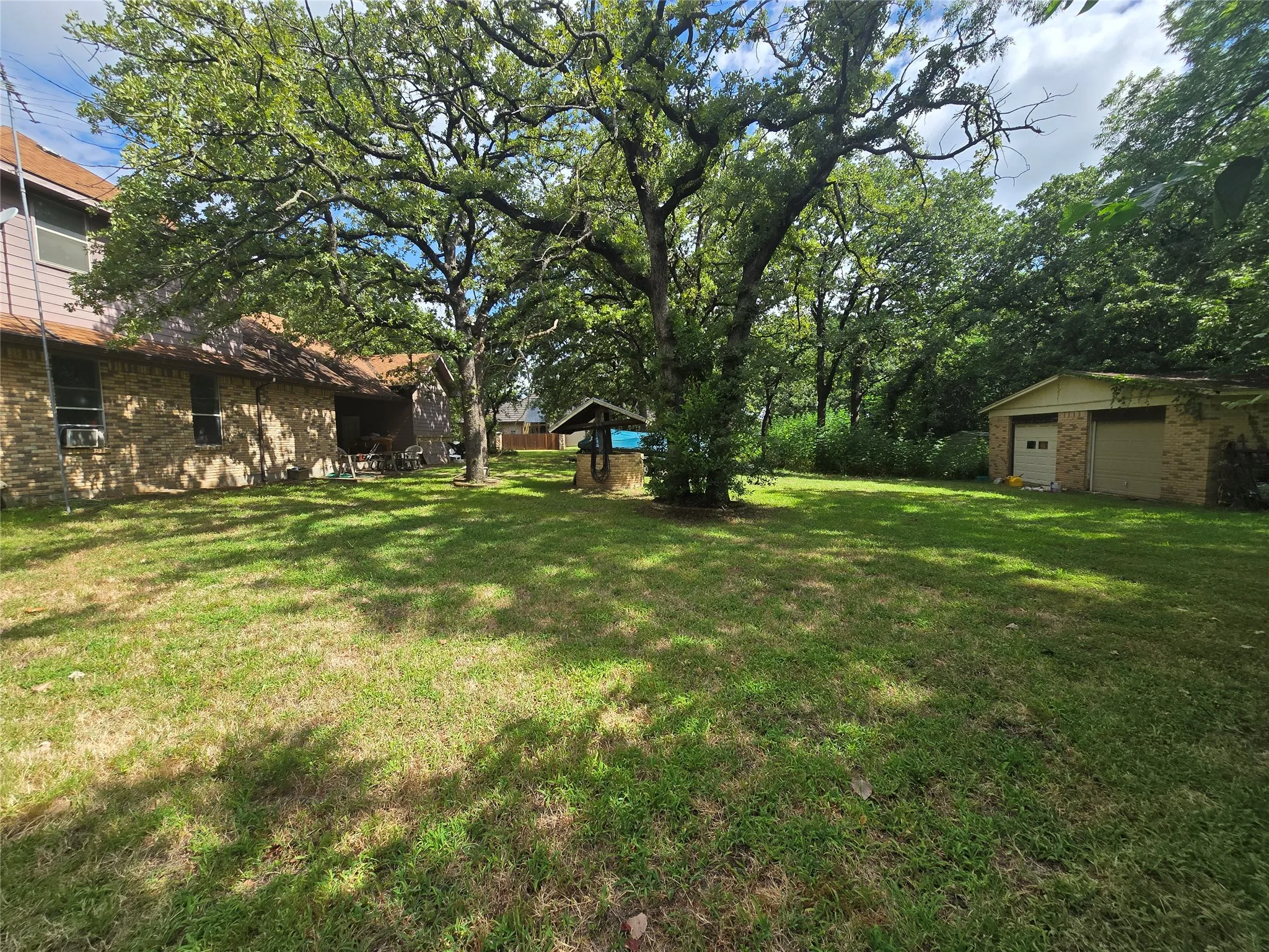 Single Family Residence For Sale in Tarrant County , 6313 Bettinger Drive, Colleyville, Texas 76034, 4 Bedroom, 3 Bathroom, 5 Garage spaces, 2,736 Sqft, built in 1970, Preowned, mls#21171862, Real Estate Agent in Colleyville, Homes For Sale in Tarrant county, Homes For Sale in Colleyville, Realtor in Colleyville Texas, Real Estate Brokerage Independent Realty Texas, Luminita Cordes Realtor