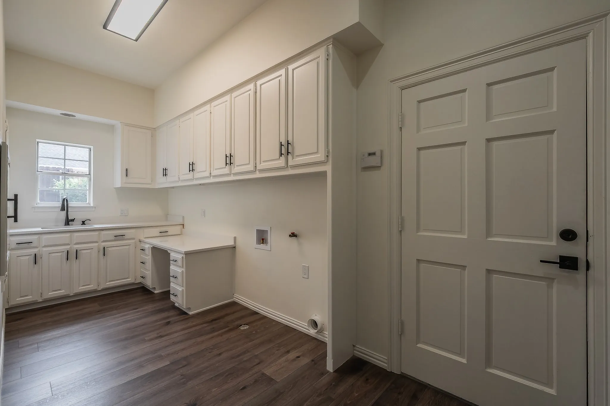 Single Family Residence For Sale in Denton County , 543 Timber Ridge Drive, Trophy Club, Texas 76262, 4 Bedroom, 4 Bathroom, 2 Garage spaces, 3,542 Sqft, built in 1986, Price $950,000, mls#21170865, Real Estate Agent in Trophy Club, Homes For Sale in Denton county, Homes For Sale in Trophy Club, Realtor in Trophy Club Texas, Real Estate Brokerage Independent Realty Texas, Luminita Cordes Realtor