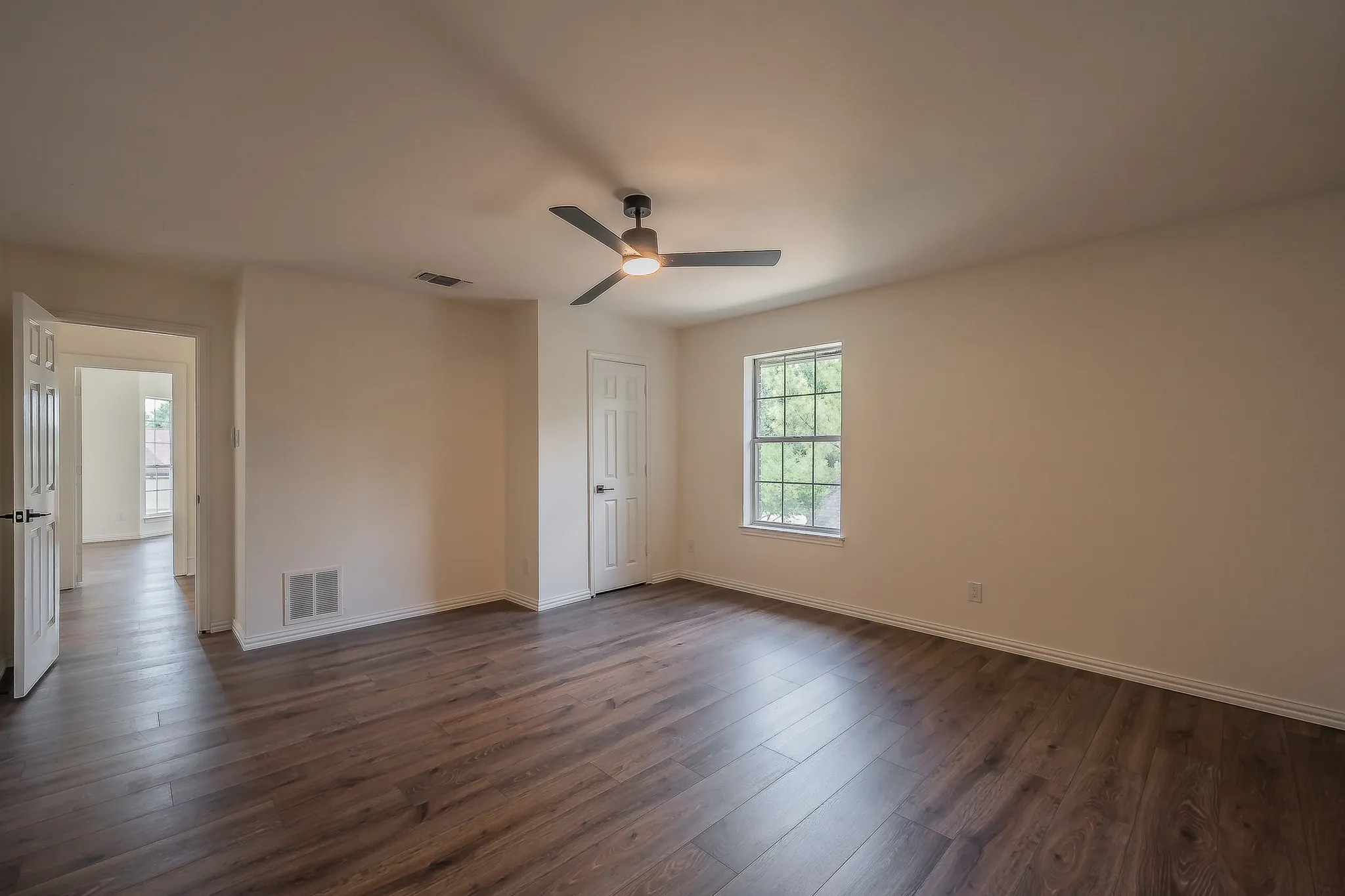 Single Family Residence For Sale in Denton County , 543 Timber Ridge Drive, Trophy Club, Texas 76262, 4 Bedroom, 4 Bathroom, 2 Garage spaces, 3,542 Sqft, built in 1986, Price $950,000, mls#21170865, Real Estate Agent in Trophy Club, Homes For Sale in Denton county, Homes For Sale in Trophy Club, Realtor in Trophy Club Texas, Real Estate Brokerage Independent Realty Texas, Luminita Cordes Realtor