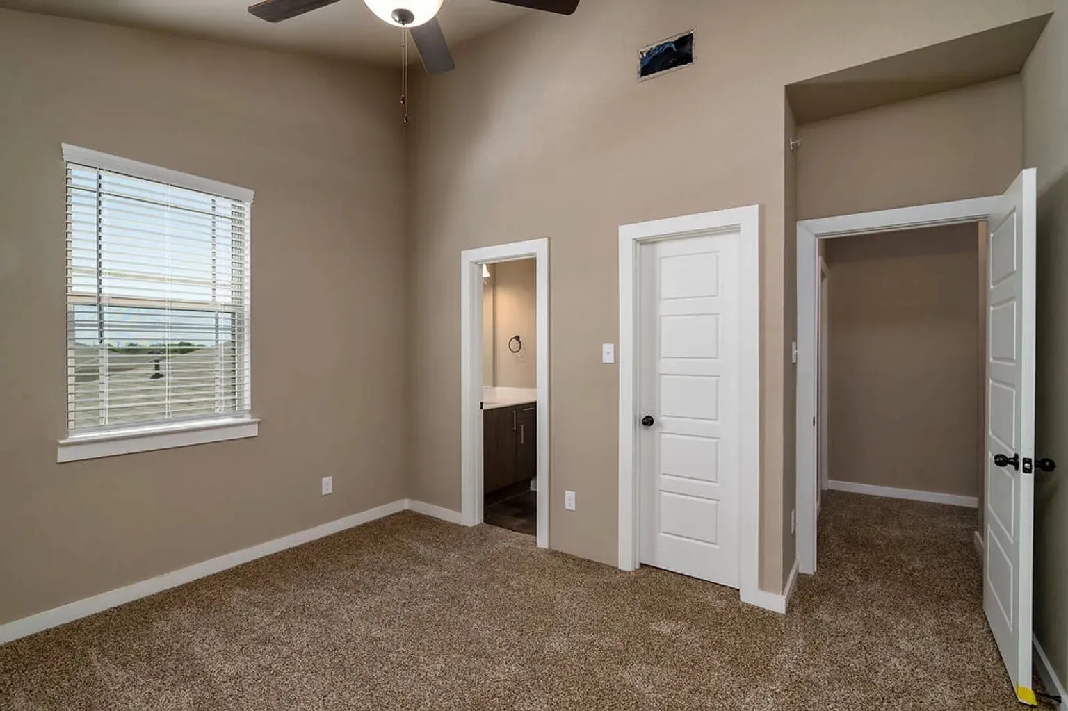 Quadruplex For Sale in Ellis County , 640-642-644-646 Fallow Drive, Venus, Texas 76084, 9 Bedroom, 8 Bathroom, 4 Garage spaces, 0 Sqft, built in 2023, Preowned, mls#21176491, Real Estate Agent in Venus, Homes For Sale in Ellis county, Homes For Sale in Venus, Realtor in Venus Texas, Real Estate Brokerage Independent Realty Texas, Luminita Cordes Realtor