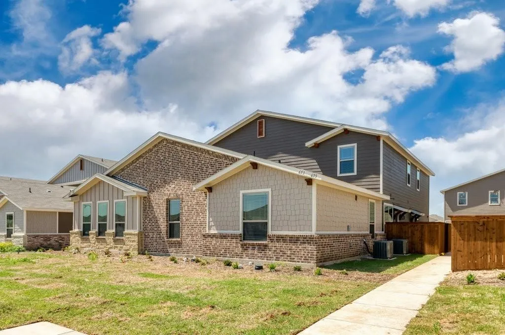 Quadruplex For Sale in Ellis County , 640-642-644-646 Fallow Drive, Venus, Texas 76084, 9 Bedroom, 8 Bathroom, 4 Garage spaces, 0 Sqft, built in 2023, Preowned, mls#21176491, Real Estate Agent in Venus, Homes For Sale in Ellis county, Homes For Sale in Venus, Realtor in Venus Texas, Real Estate Brokerage Independent Realty Texas, Luminita Cordes Realtor
