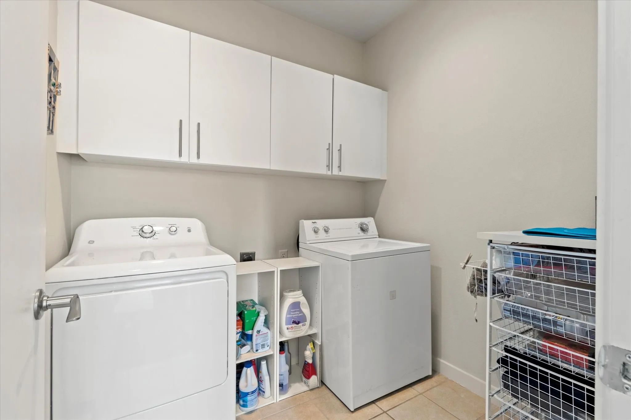 Townhouse For Sale in Dallas County , 2123 Albany Street, Dallas, Texas 75201, 2 Bedroom, 3 Bathroom, 2 Garage spaces, 2,455 Sqft, built in 2007, Preowned, mls#21176332, Real Estate Agent in Dallas, Homes For Sale in Dallas county, Homes For Sale in Dallas, Realtor in Dallas Texas, Real Estate Brokerage Independent Realty Texas, Luminita Cordes Realtor
