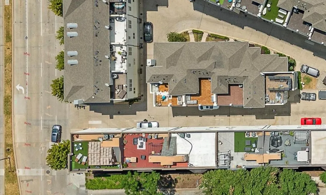 Townhouse For Sale in Dallas County , 2123 Albany Street, Dallas, Texas 75201, 2 Bedroom, 3 Bathroom, 2 Garage spaces, 2,455 Sqft, built in 2007, Preowned, mls#21176332, Real Estate Agent in Dallas, Homes For Sale in Dallas county, Homes For Sale in Dallas, Realtor in Dallas Texas, Real Estate Brokerage Independent Realty Texas, Luminita Cordes Realtor