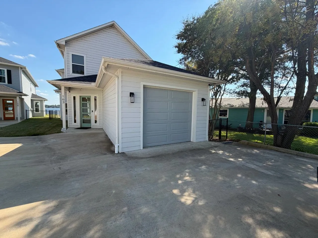 Single Family Residence For Sale in Henderson County , 163 Palisade Drive, Mabank, Texas 75156, 4 Bedrooms, 3 Bathrooms, 1 Garage spaces, 2,134 Sqft, built in 2021, Price $805,000, mls#21176449, Real Estate Agent in Mabank, Homes For Sale in Henderson county, Homes For Sale in Mabank, Realtor in Mabank Texas, Real Estate Brokerage Independent Realty Texas, Luminita Cordes Realtor