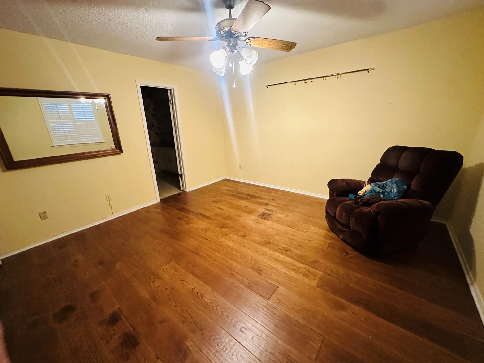 Single Family Residence For Sale in Hopkins County , 1408 Elmwood Street, Sulphur Springs, Texas 75482, 2 Bedroom, 2 Bathroom, 2 Garage spaces, 1,415 Sqft, built in 1985, mls#21158043, Real Estate Agent in Sulphur Springs, Homes For Sale in Hopkins county, Homes For Sale in Sulphur Springs, Realtor in Sulphur Springs Texas, Real Estate Brokerage Independent Realty Texas, Luminita Cordes Realtor