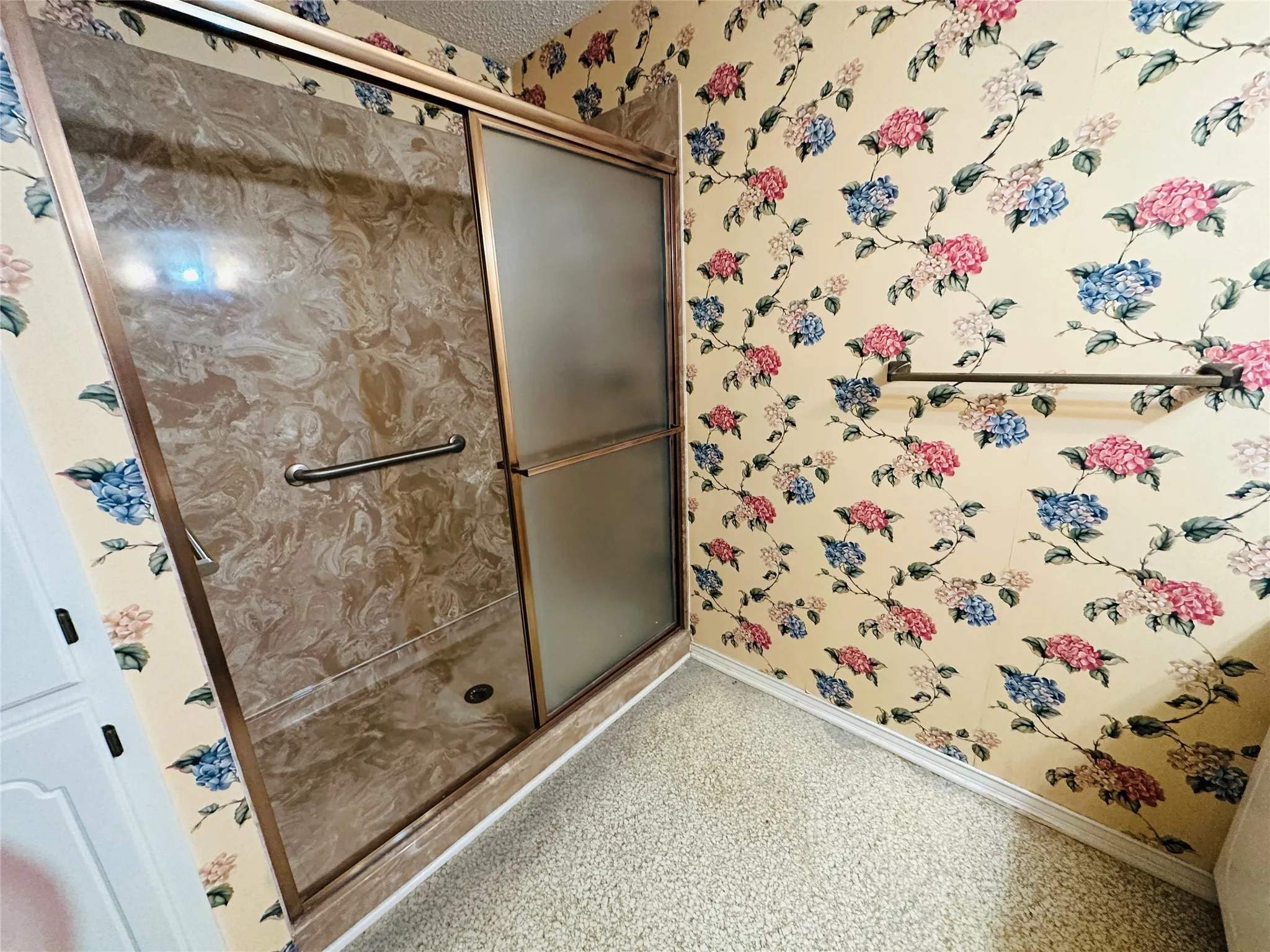 Single Family Residence For Sale in Hopkins County , 1408 Elmwood Street, Sulphur Springs, Texas 75482, 2 Bedroom, 2 Bathroom, 2 Garage spaces, 1,415 Sqft, built in 1985, mls#21158043, Real Estate Agent in Sulphur Springs, Homes For Sale in Hopkins county, Homes For Sale in Sulphur Springs, Realtor in Sulphur Springs Texas, Real Estate Brokerage Independent Realty Texas, Luminita Cordes Realtor