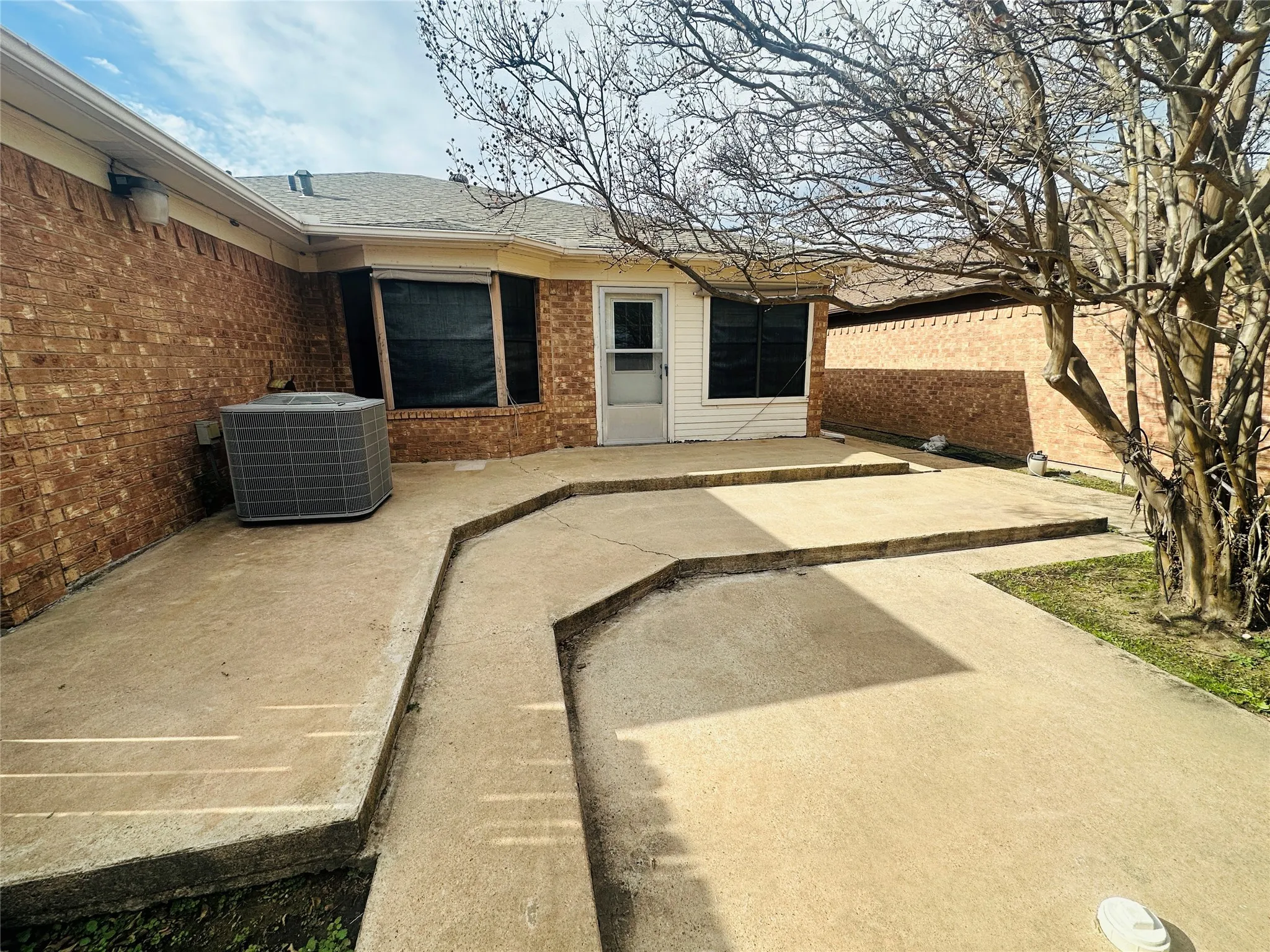 Single Family Residence For Sale in Hopkins County , 1408 Elmwood Street, Sulphur Springs, Texas 75482, 2 Bedroom, 2 Bathroom, 2 Garage spaces, 1,415 Sqft, built in 1985, mls#21158043, Real Estate Agent in Sulphur Springs, Homes For Sale in Hopkins county, Homes For Sale in Sulphur Springs, Realtor in Sulphur Springs Texas, Real Estate Brokerage Independent Realty Texas, Luminita Cordes Realtor