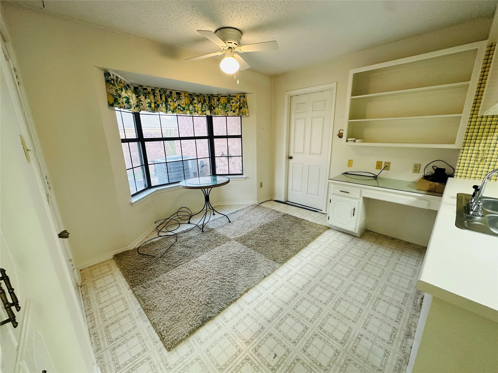 Single Family Residence For Sale in Hopkins County , 1408 Elmwood Street, Sulphur Springs, Texas 75482, 2 Bedroom, 2 Bathroom, 2 Garage spaces, 1,415 Sqft, built in 1985, mls#21158043, Real Estate Agent in Sulphur Springs, Homes For Sale in Hopkins county, Homes For Sale in Sulphur Springs, Realtor in Sulphur Springs Texas, Real Estate Brokerage Independent Realty Texas, Luminita Cordes Realtor