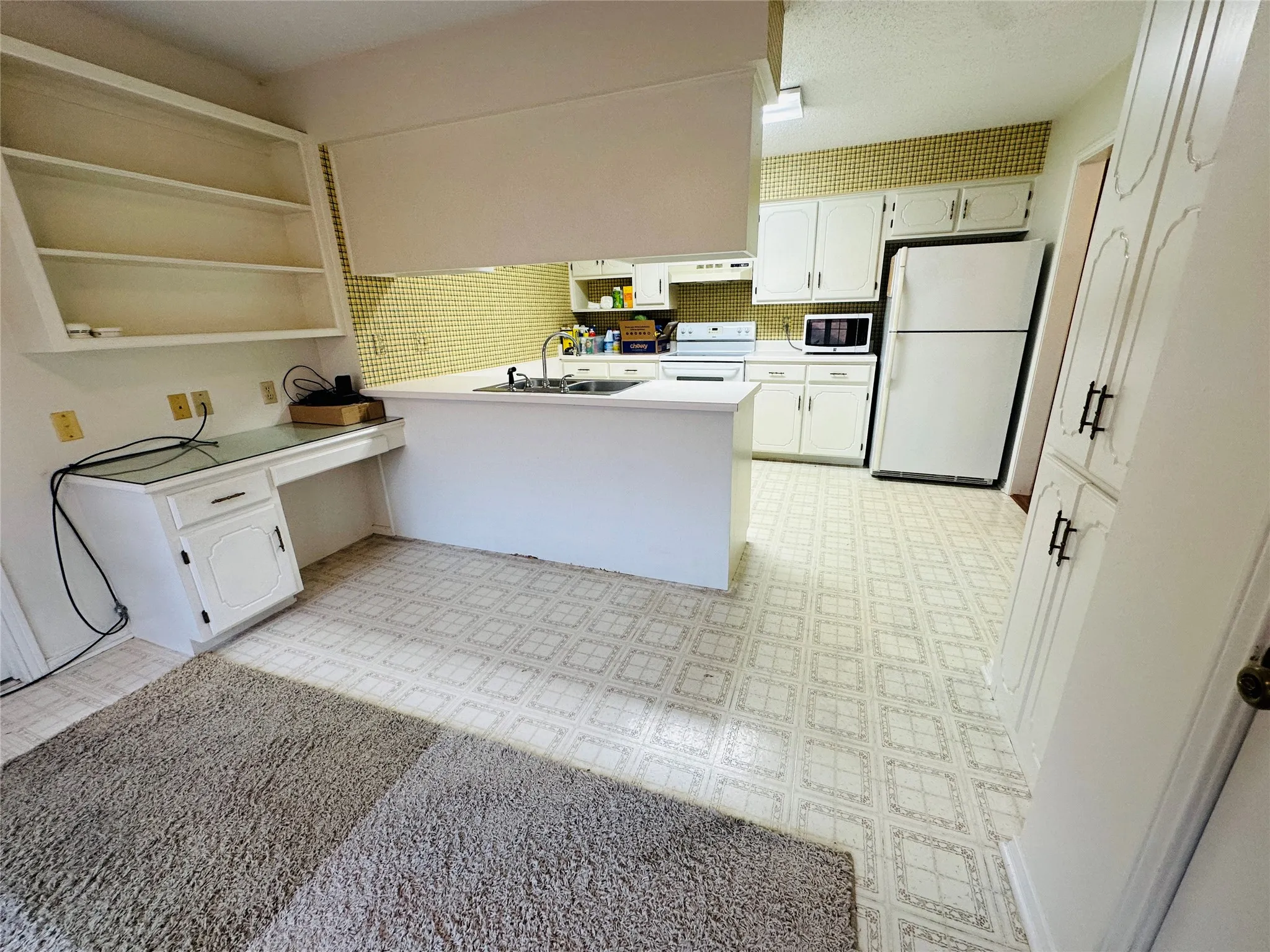 Single Family Residence For Sale in Hopkins County , 1408 Elmwood Street, Sulphur Springs, Texas 75482, 2 Bedroom, 2 Bathroom, 2 Garage spaces, 1,415 Sqft, built in 1985, mls#21158043, Real Estate Agent in Sulphur Springs, Homes For Sale in Hopkins county, Homes For Sale in Sulphur Springs, Realtor in Sulphur Springs Texas, Real Estate Brokerage Independent Realty Texas, Luminita Cordes Realtor