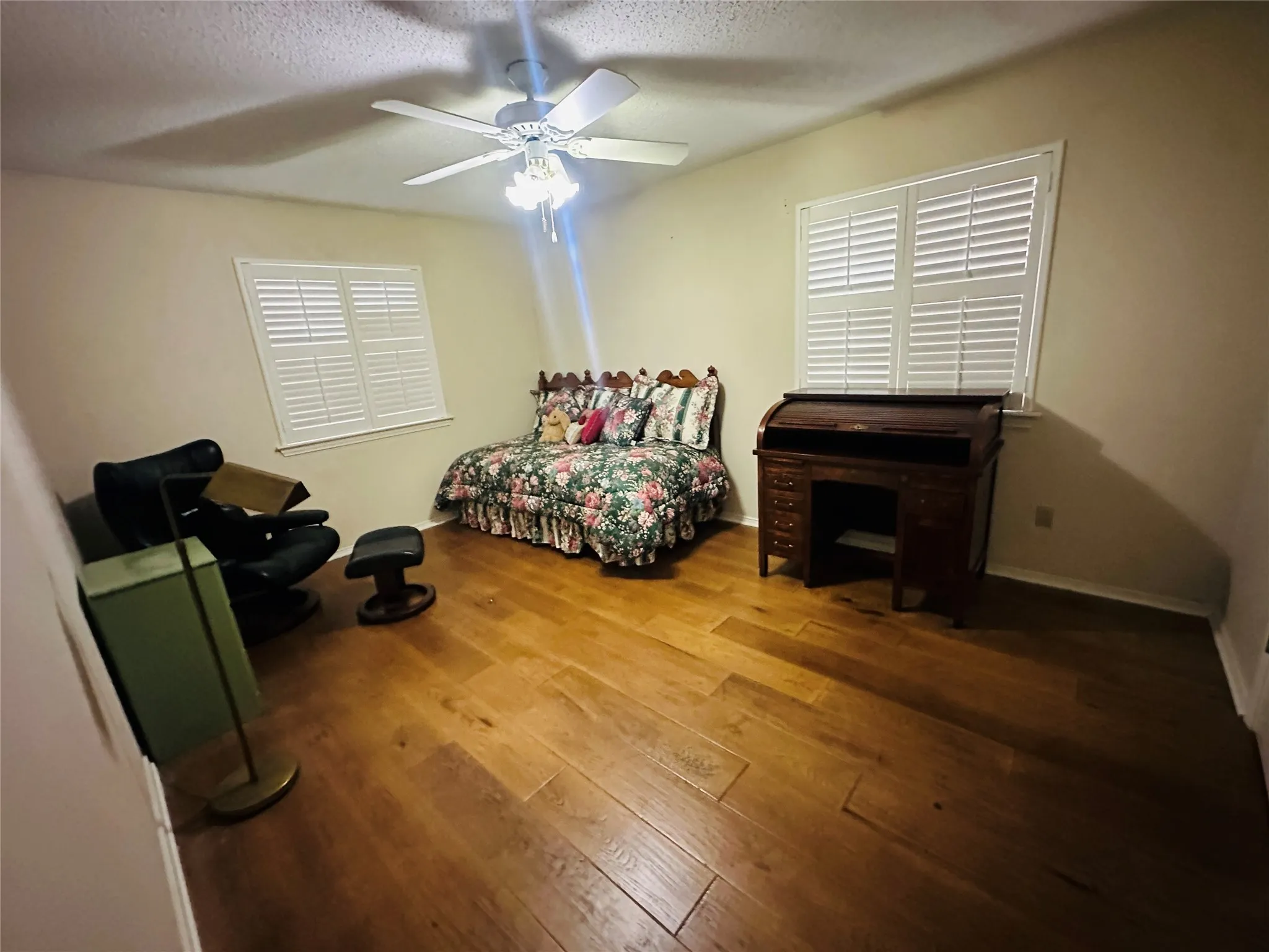Single Family Residence For Sale in Hopkins County , 1408 Elmwood Street, Sulphur Springs, Texas 75482, 2 Bedroom, 2 Bathroom, 2 Garage spaces, 1,415 Sqft, built in 1985, mls#21158043, Real Estate Agent in Sulphur Springs, Homes For Sale in Hopkins county, Homes For Sale in Sulphur Springs, Realtor in Sulphur Springs Texas, Real Estate Brokerage Independent Realty Texas, Luminita Cordes Realtor