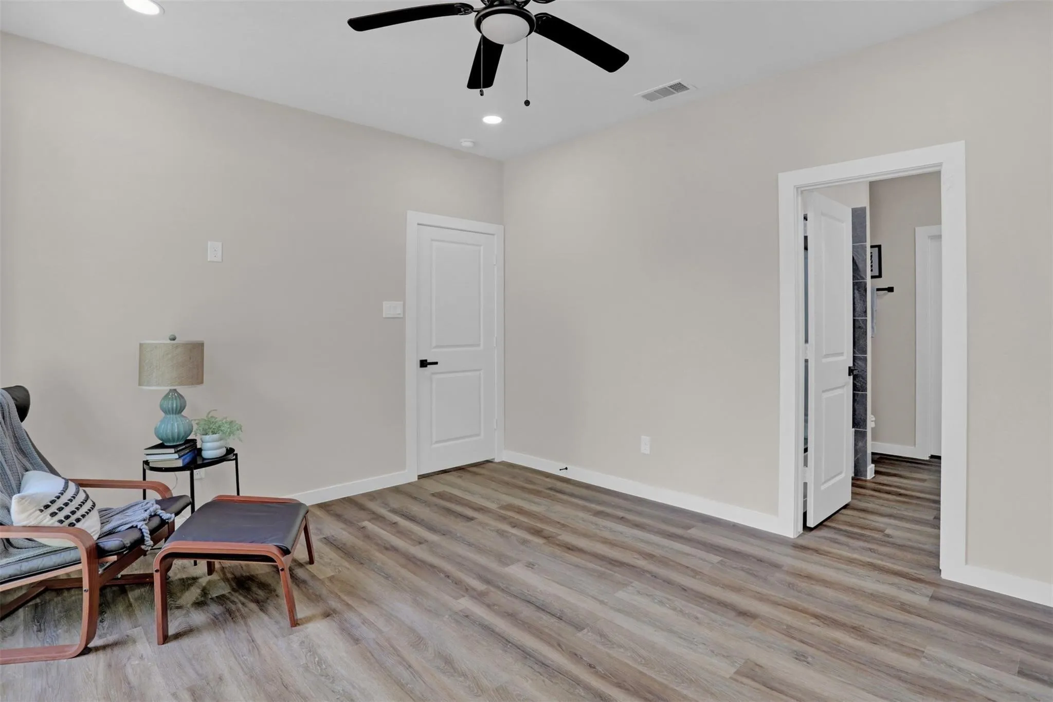 Single Family Residence For Rent in Grayson County , 705 E Hanna Street, Denison, Texas 75021, 3 Bedroom, 2 Bathroom, 1 Garage spaces, 1,314 Sqft, built in 2024, New Construction - Complete, mls#21176535, Real Estate Agent in Denison, Homes For Rent in Grayson county, Homes For Rent in Denison, Realtor in Denison Texas, Real Estate Brokerage Independent Realty Texas, Luminita Cordes Realtor