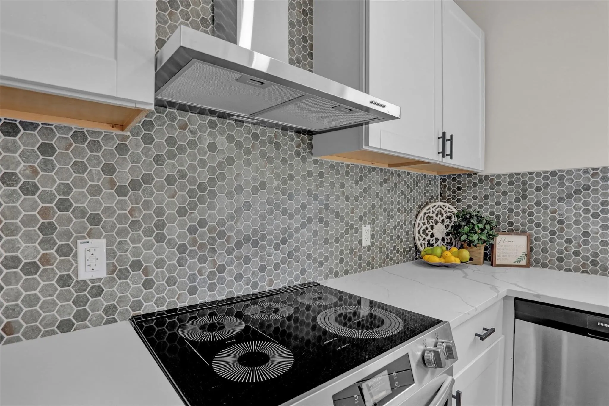 Single Family Residence For Rent in Grayson County , 705 E Hanna Street, Denison, Texas 75021, 3 Bedroom, 2 Bathroom, 1 Garage spaces, 1,314 Sqft, built in 2024, New Construction - Complete, mls#21176535, Real Estate Agent in Denison, Homes For Rent in Grayson county, Homes For Rent in Denison, Realtor in Denison Texas, Real Estate Brokerage Independent Realty Texas, Luminita Cordes Realtor