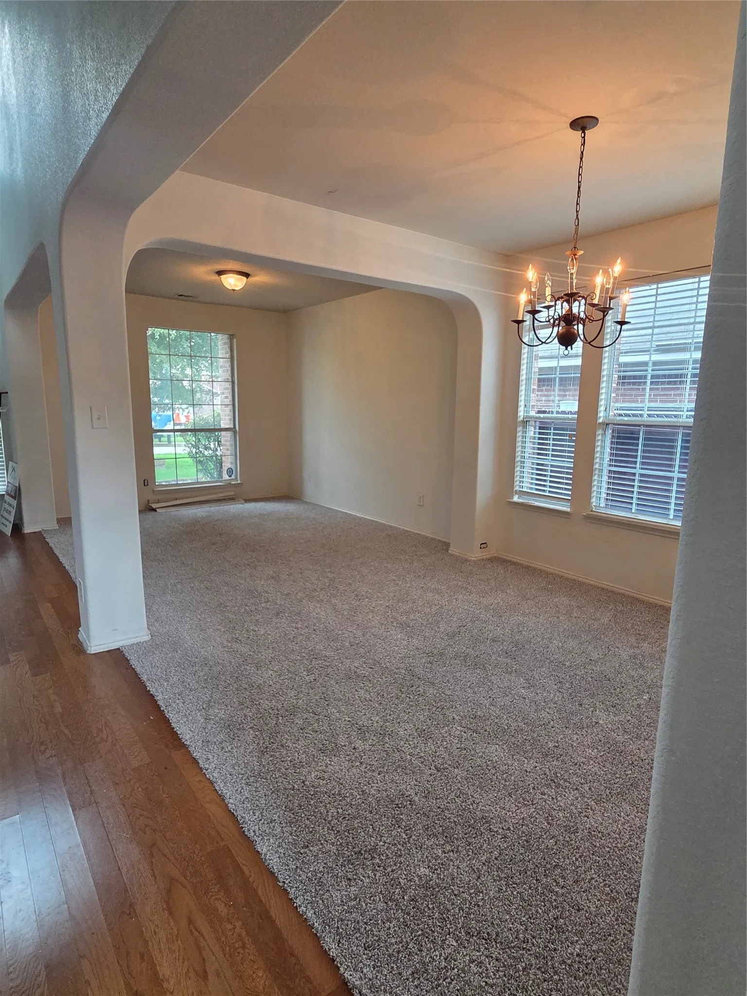 Single Family Residence For Sale in Dallas County , 662 OAK CREEK Drive, Cedar Hill, Texas 75104, 4 Bedroom, 4 Bathroom, 3 Garage spaces, 3,981 Sqft, built in 2006, mls#21167923, Real Estate Agent in Cedar Hill, Homes For Sale in Dallas county, Homes For Sale in Cedar Hill, Realtor in Cedar Hill Texas, Real Estate Brokerage Independent Realty Texas, Luminita Cordes Realtor